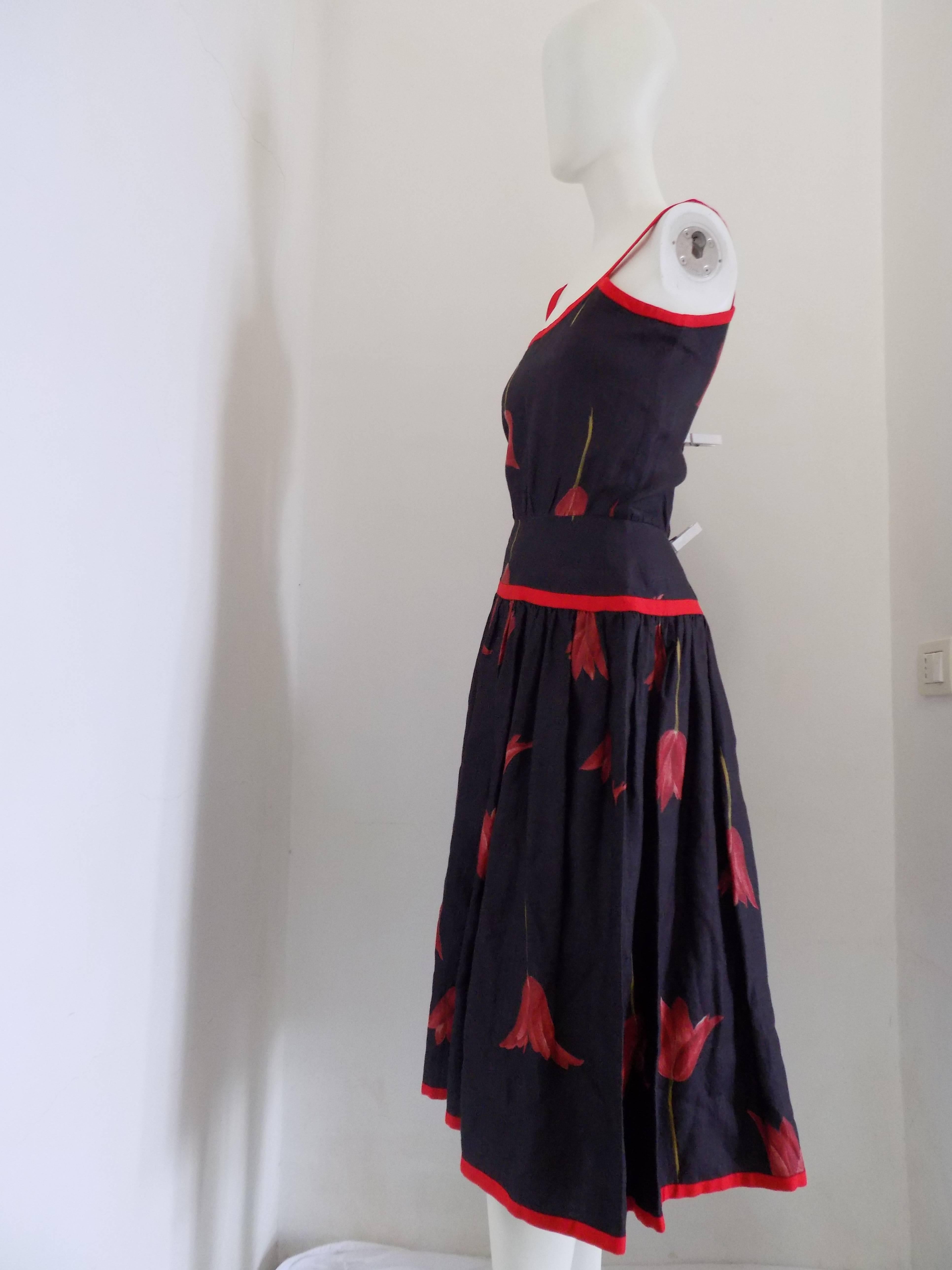 1980s Valentino Blu Red linen Dress In Excellent Condition In Capri, IT