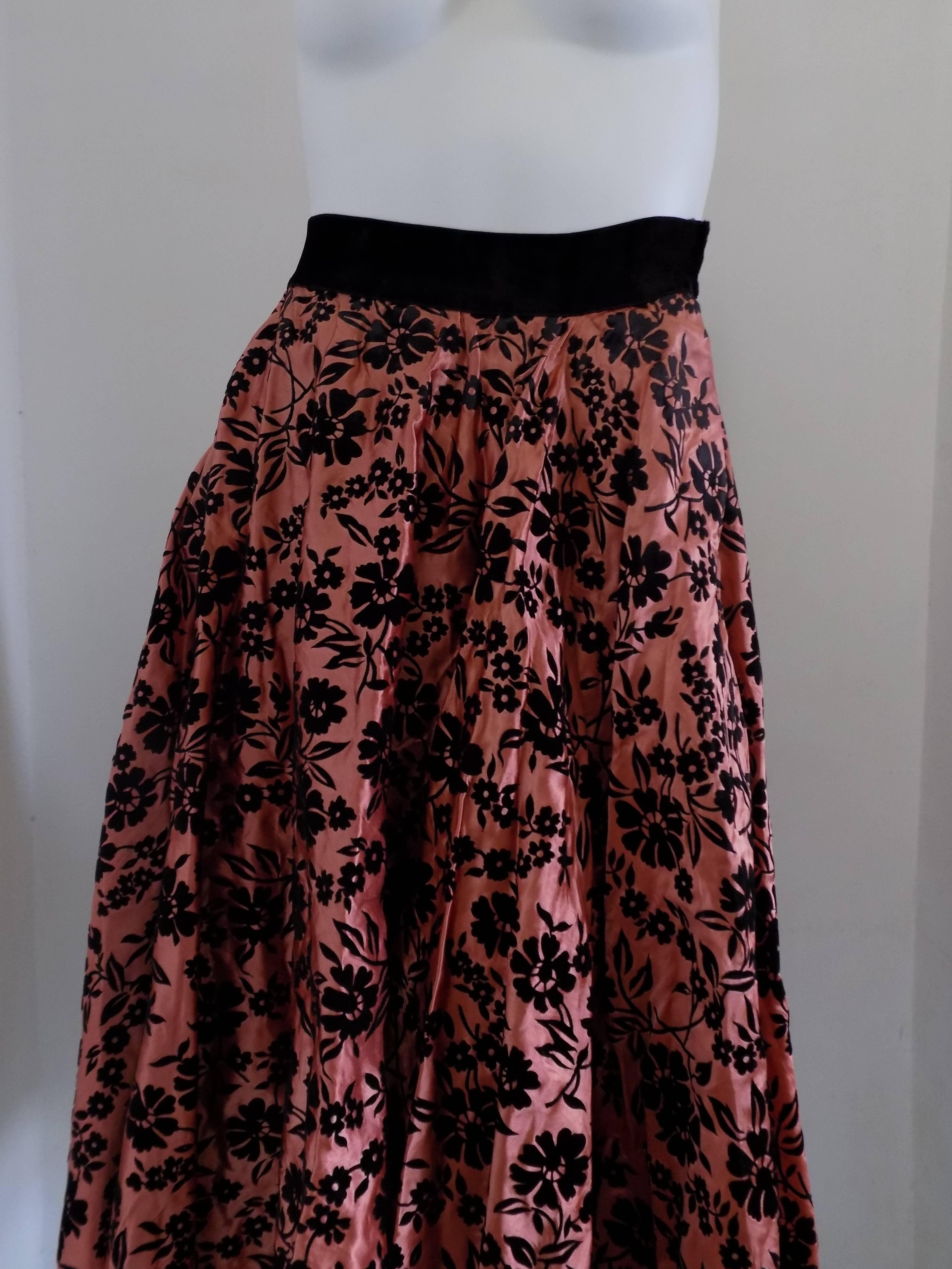 1980 Joe Davidson long skirt

Joe Davidson Original peach and black long skirt totally made in USA
Size M