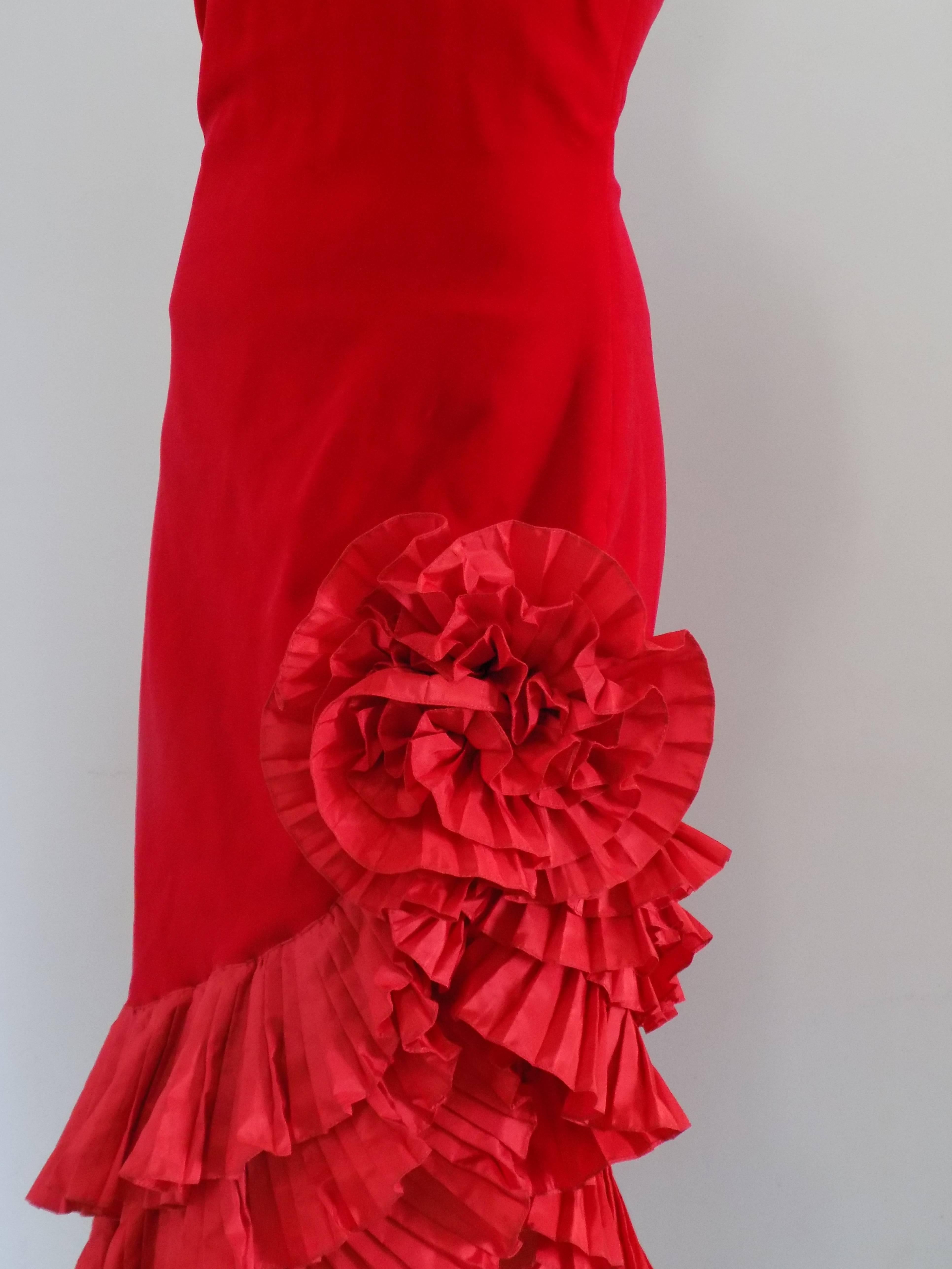 1980s Red Velvet Memi Dress
totally made in italy in 100% cotton in italian size range 44