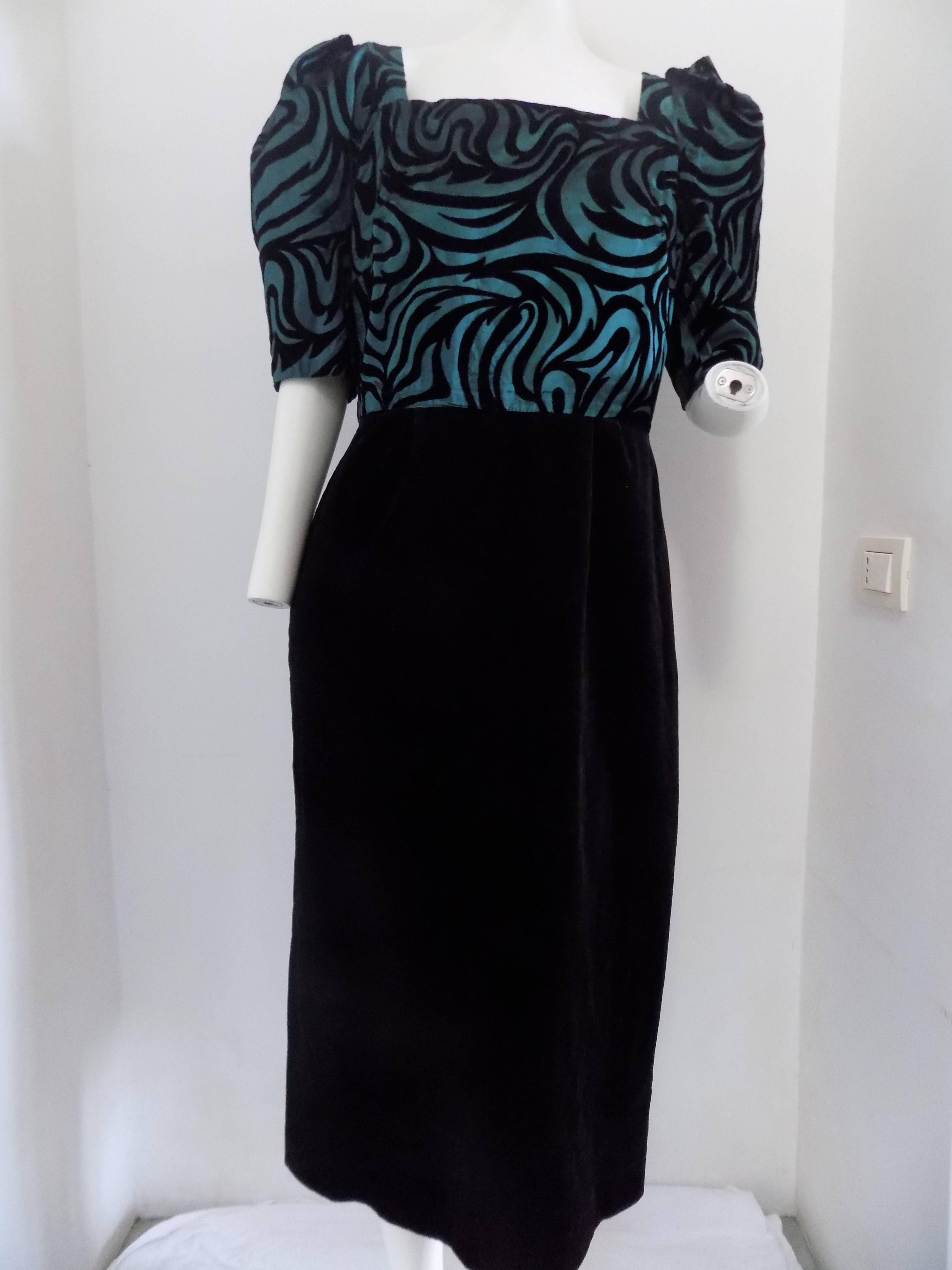 Jung Modisch long black and green velvet dress totally made in italy in italian size range 42 