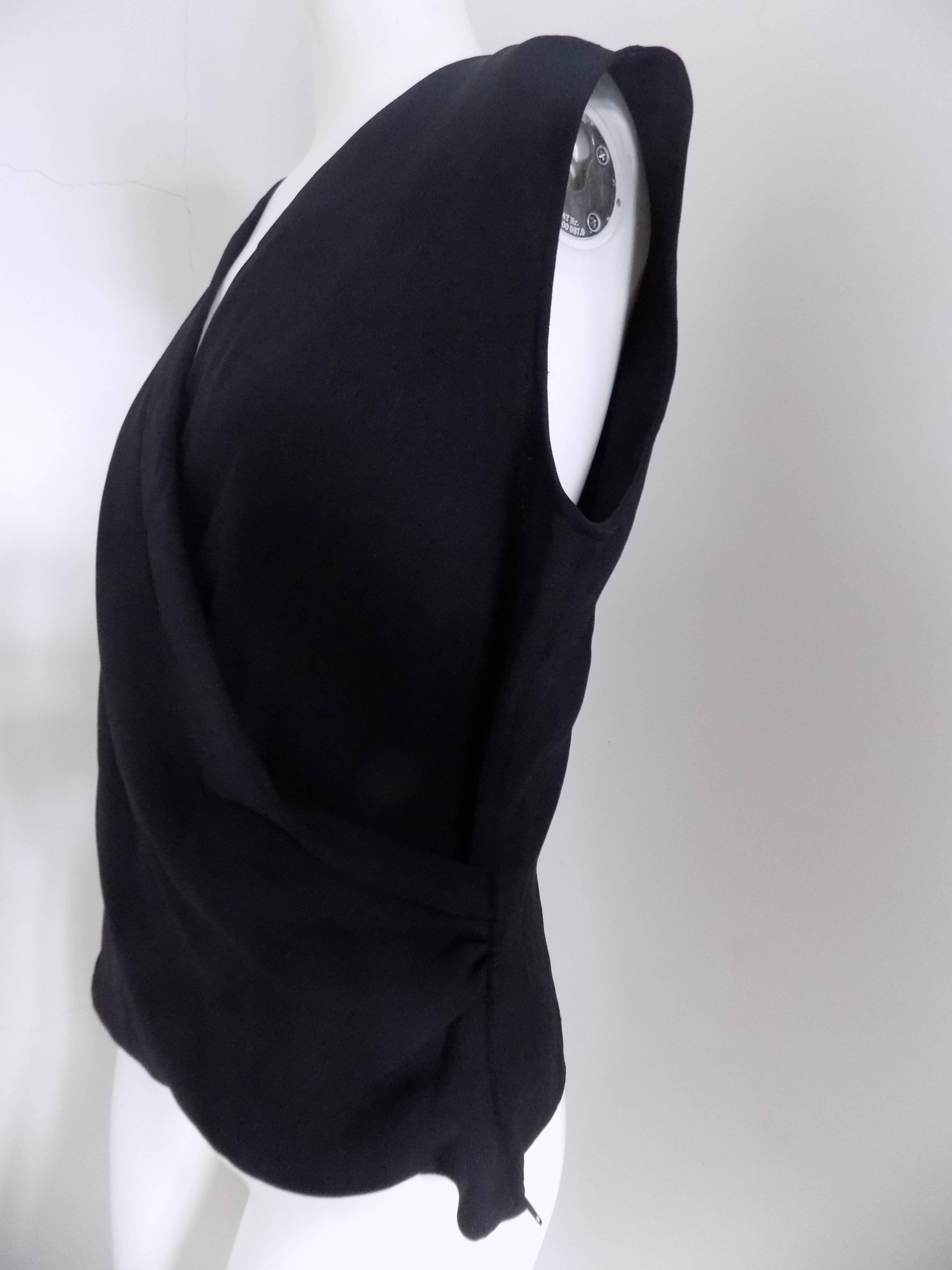 Yves Saint Laurent Variation black shirt 
totally made in italy in italian size range 44 