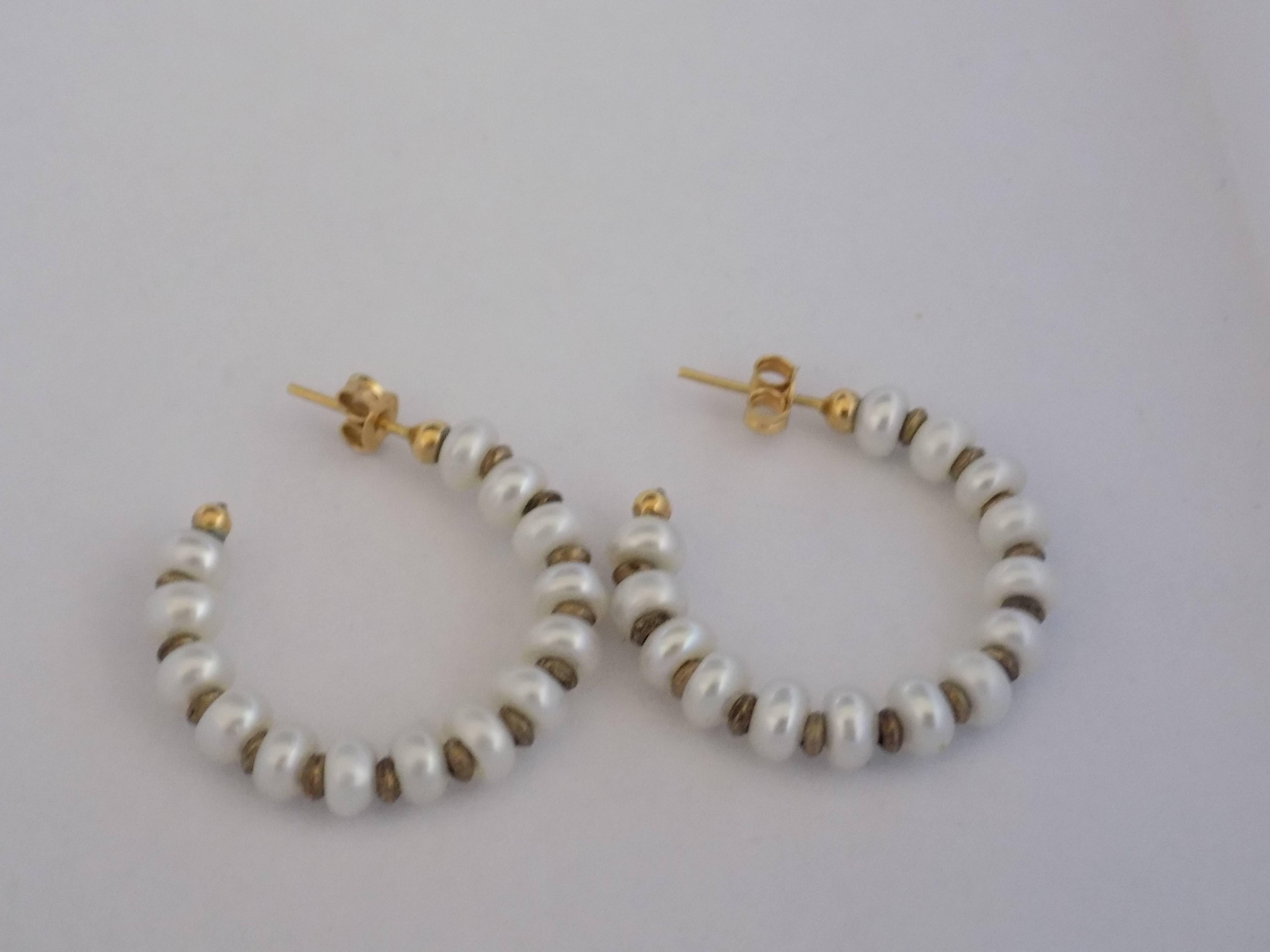 Women's 18kt Gold Pearls Earrings For Sale