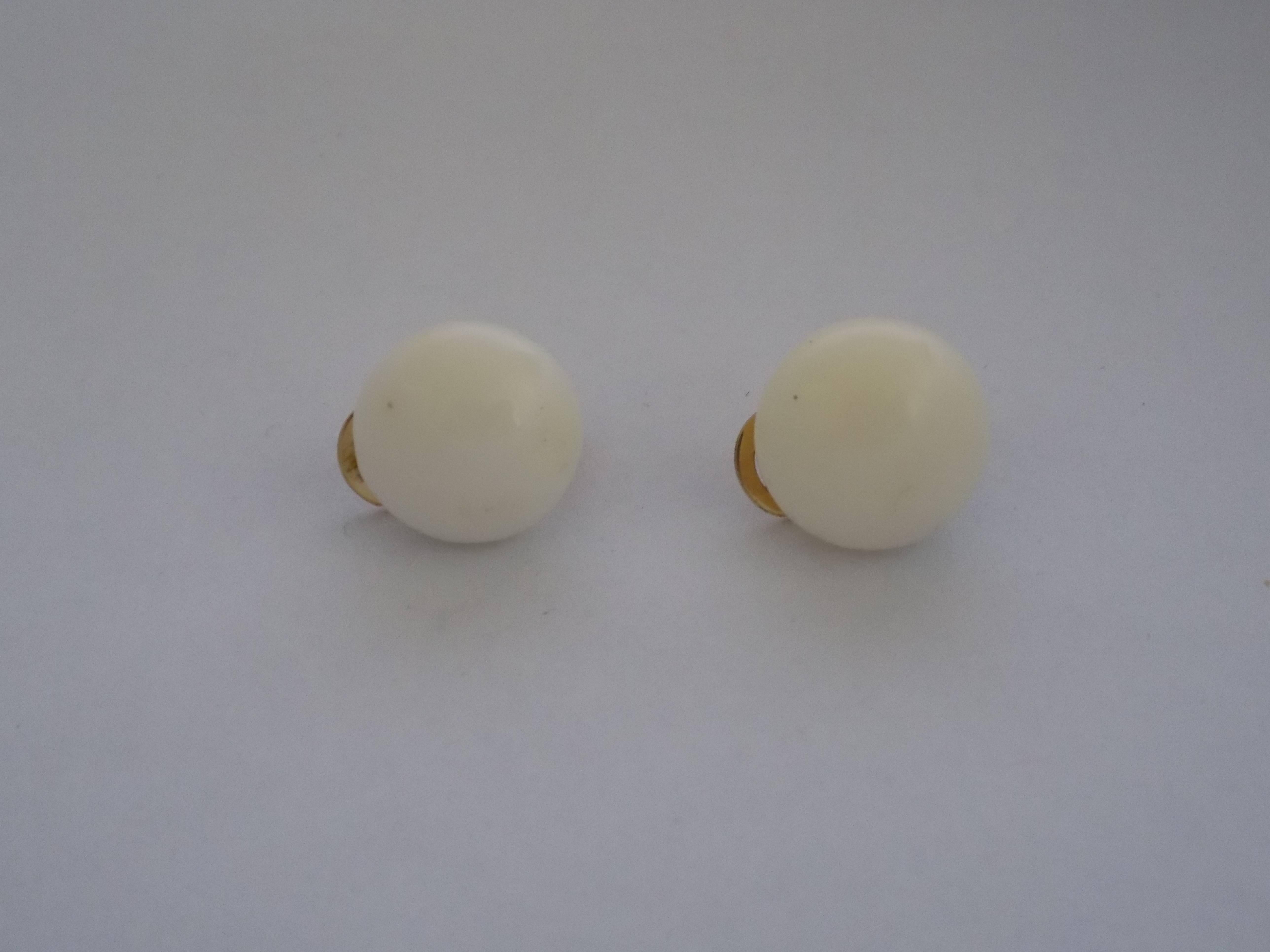 Women's 18kt Gold white Coral Clip on earrings