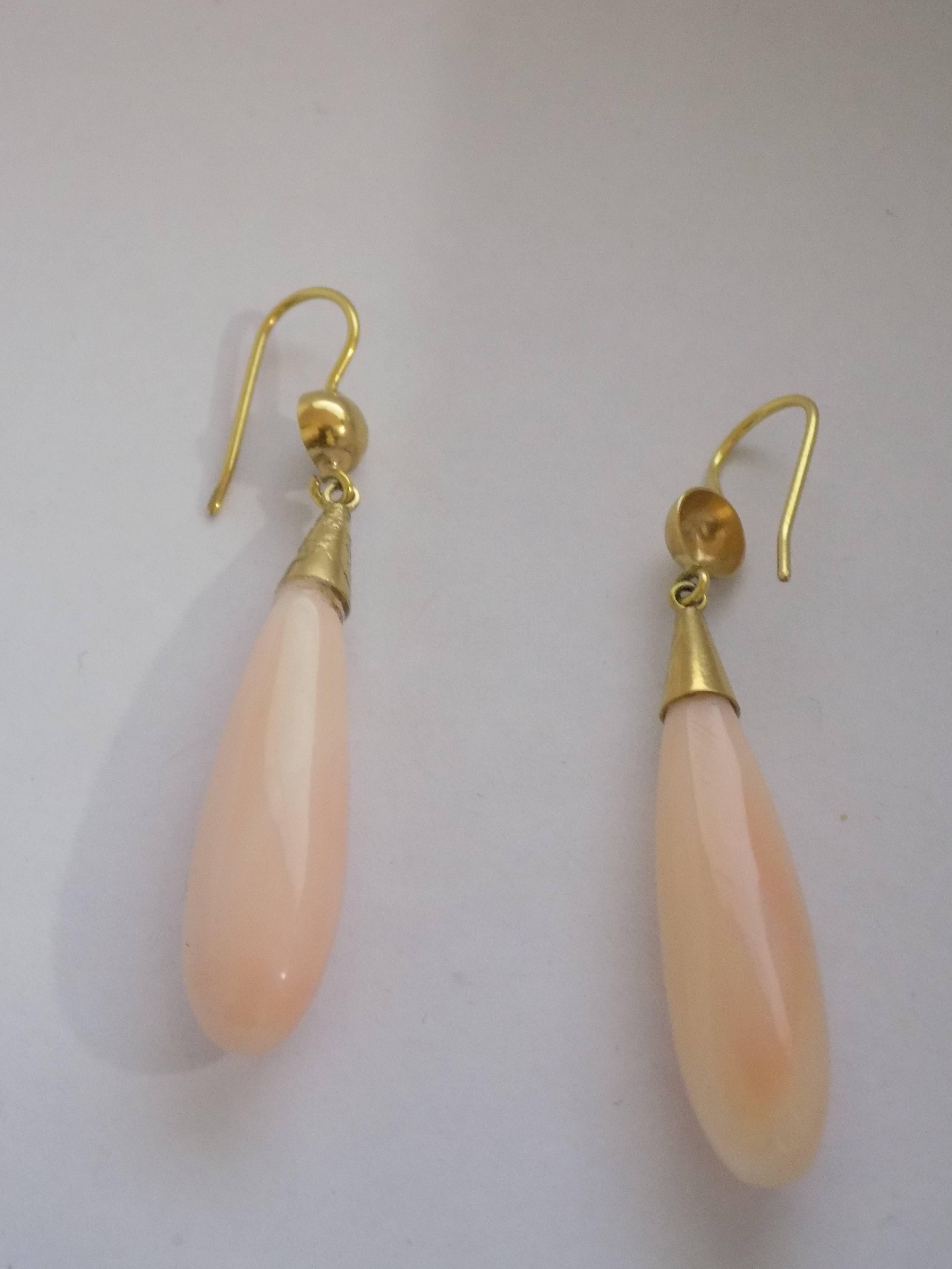 18kt Gold Pink Coral pendant earrings