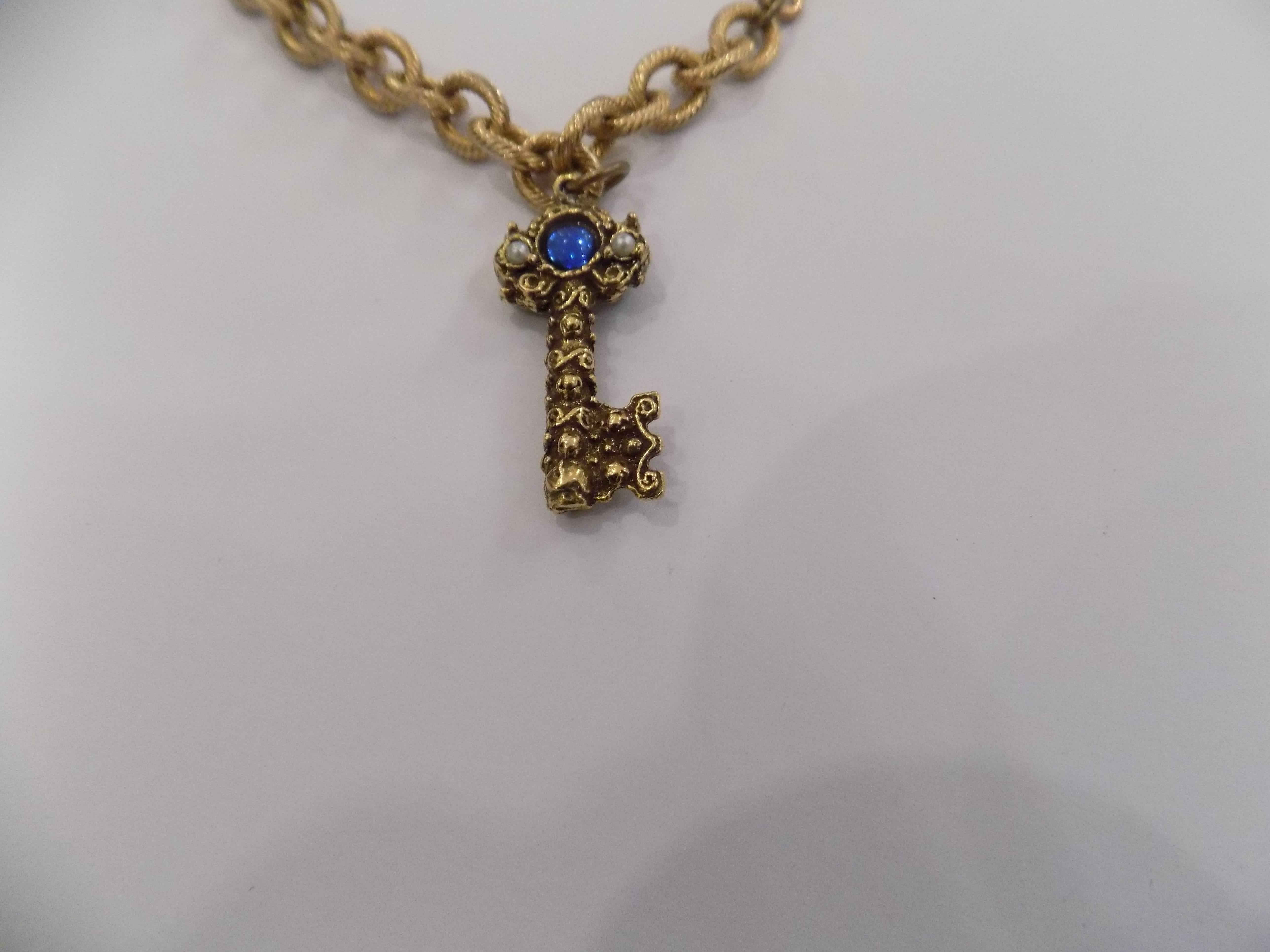 Vintage Gold tone Bracelet with pendant key