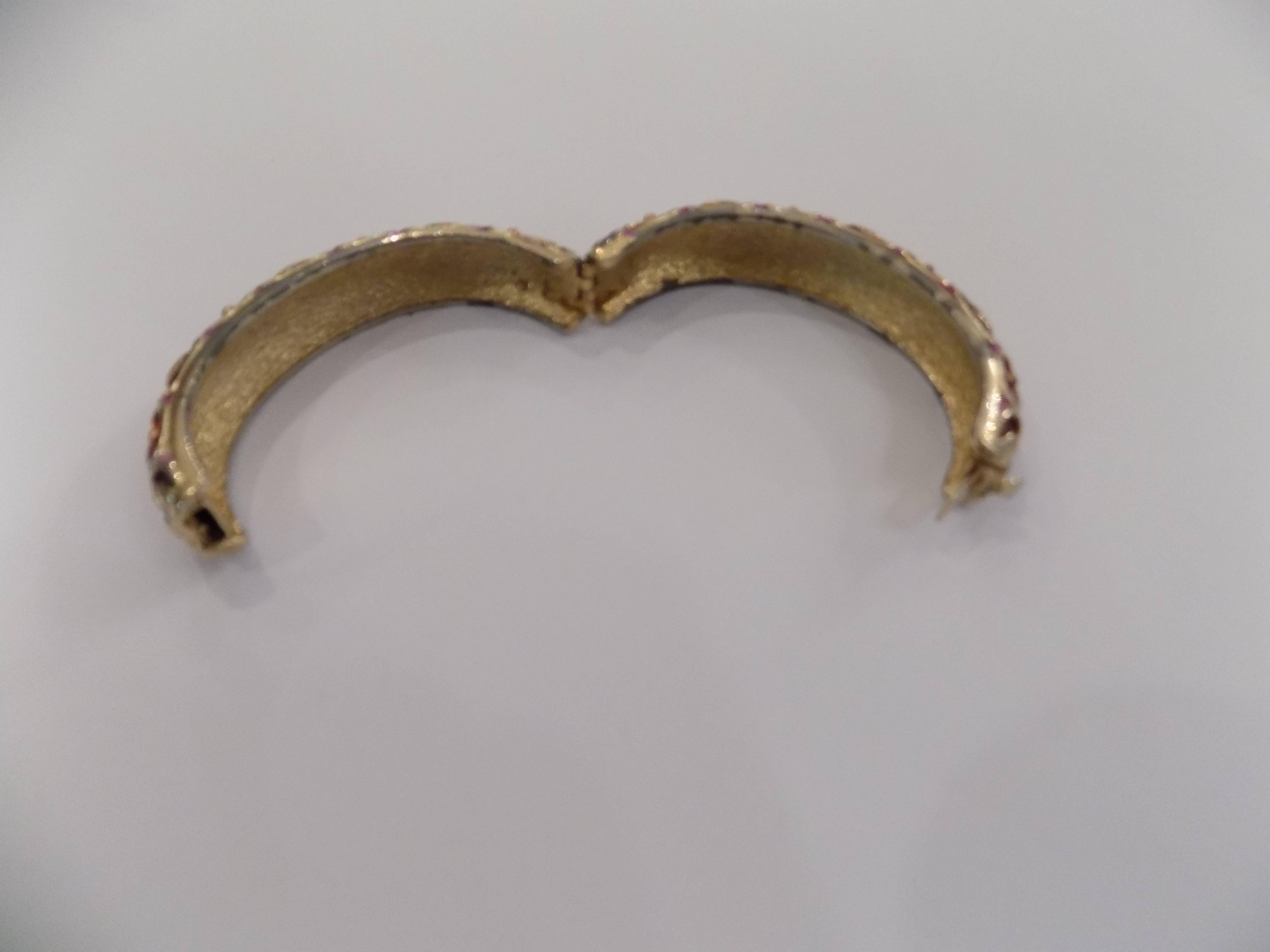 Vintage gold tone bangle bracelet In Excellent Condition In Capri, IT