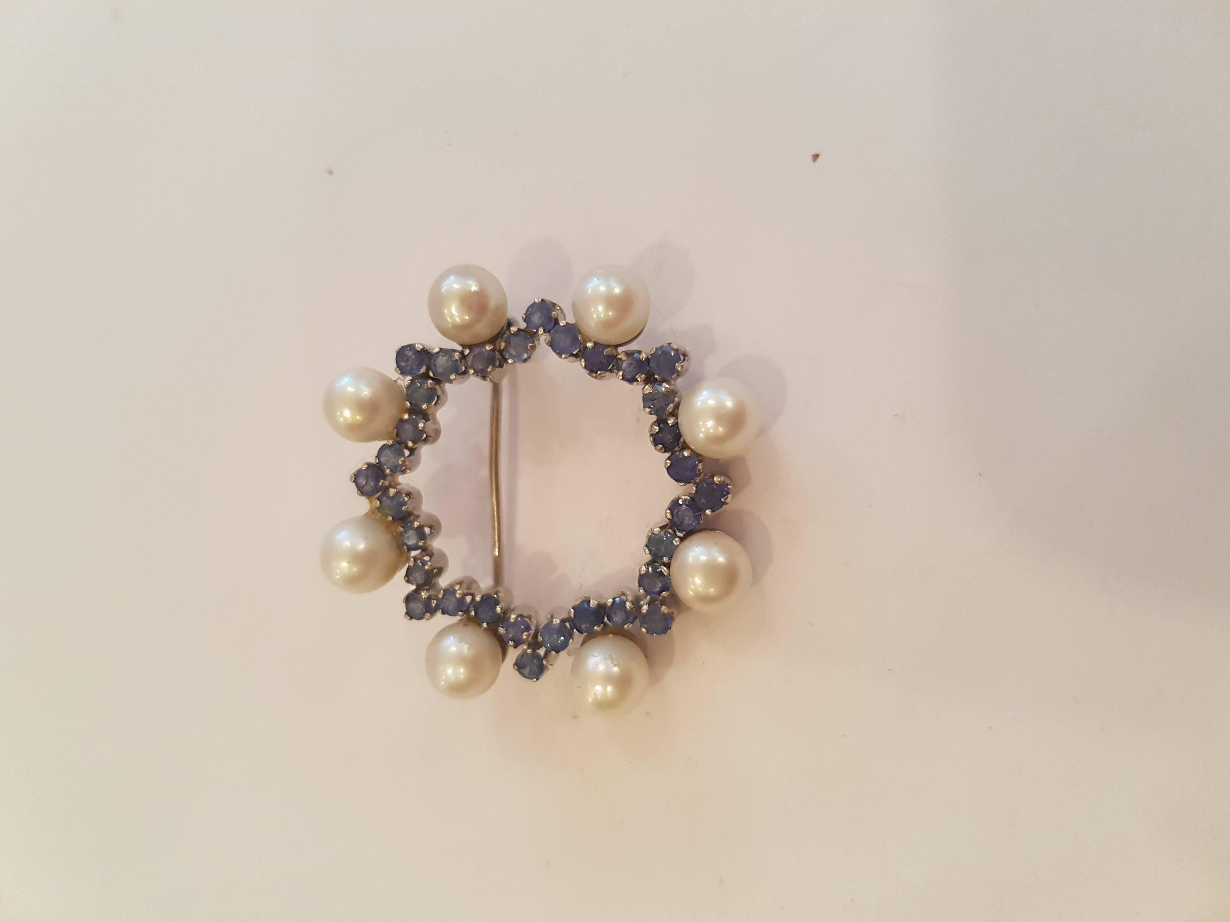 Women's or Men's 18kt White gold Pearl Pin For Sale