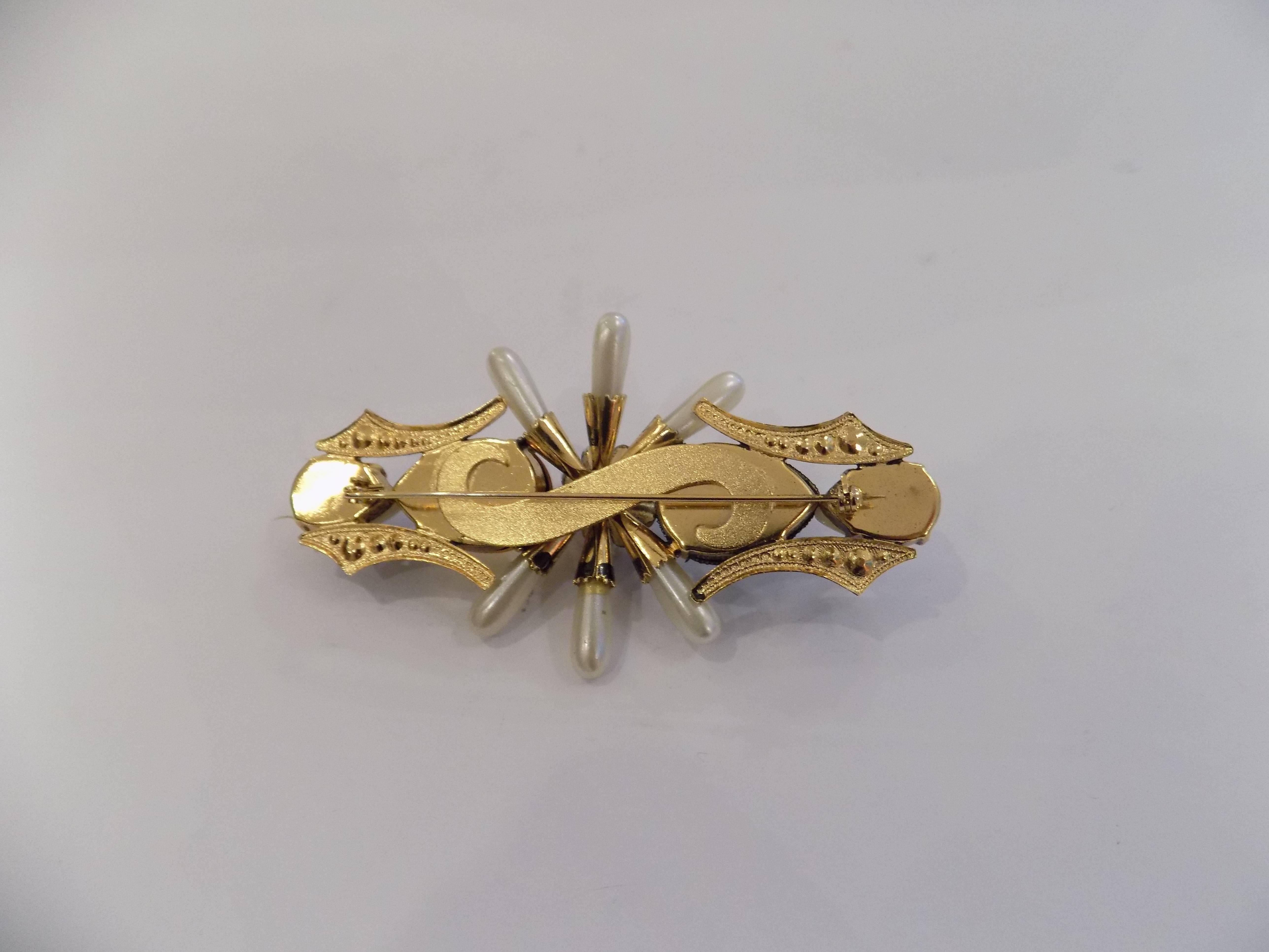 Vintage Pin Brooch In Excellent Condition In Capri, IT