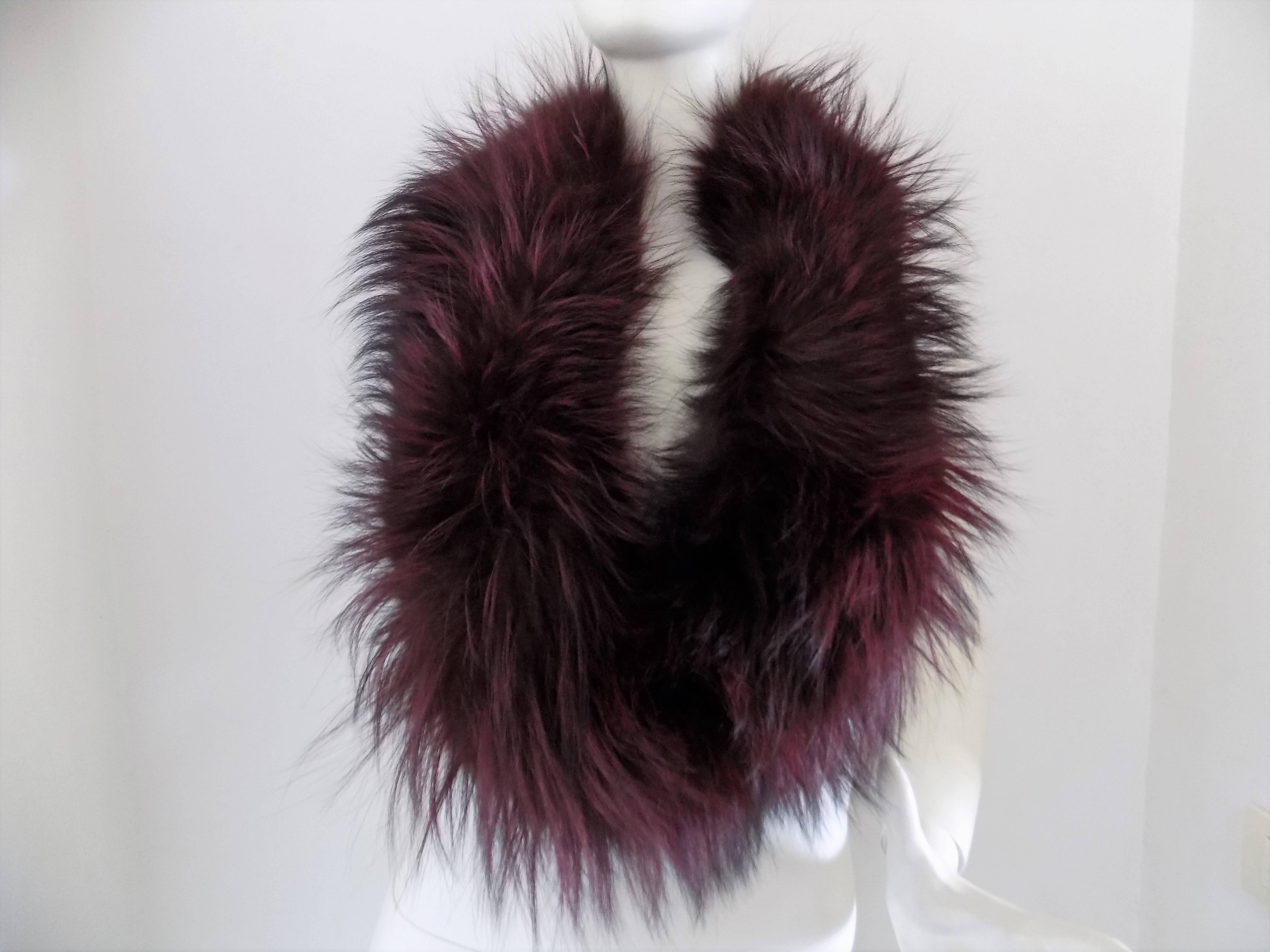 Gucci real fur Scarf
Totally made in italy
can be sold separetely or together with hat and muffs check out other listings