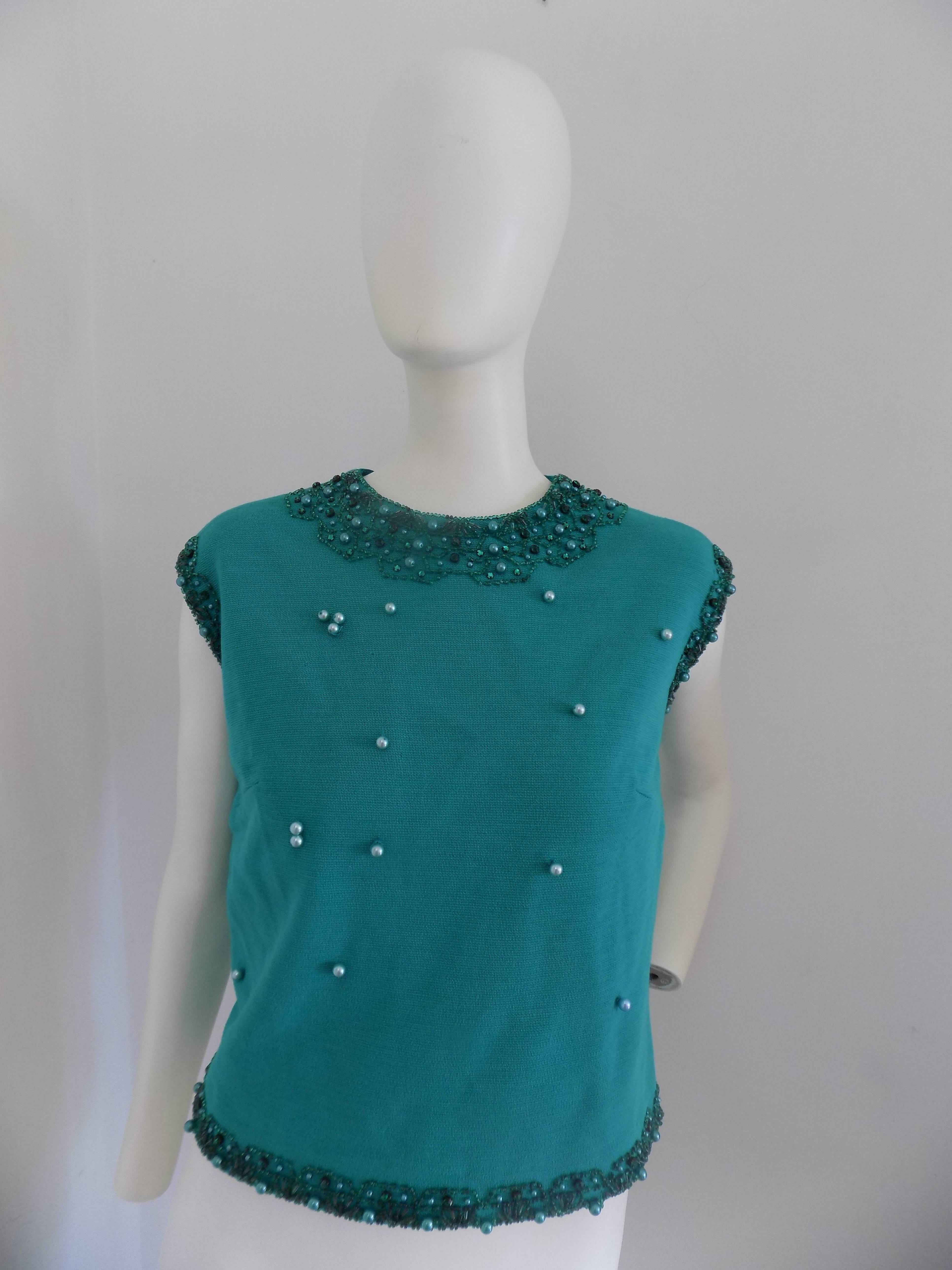 1990s Fashionbar Green Shirt 
Made in the british crown colony of hong kong in size 12
Composition: Wool