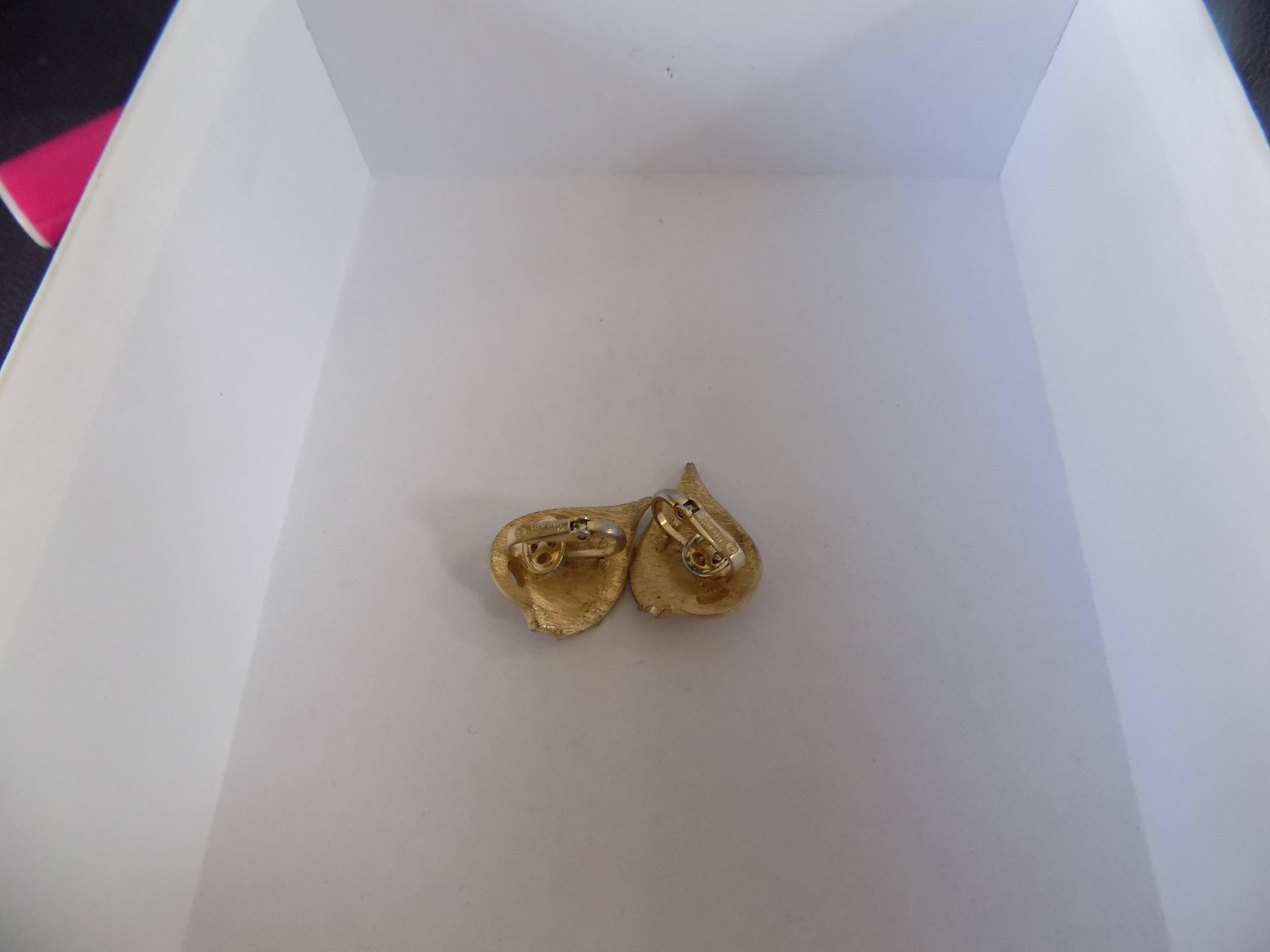 Women's or Men's Trifari Gold and white tone Clipon earrings