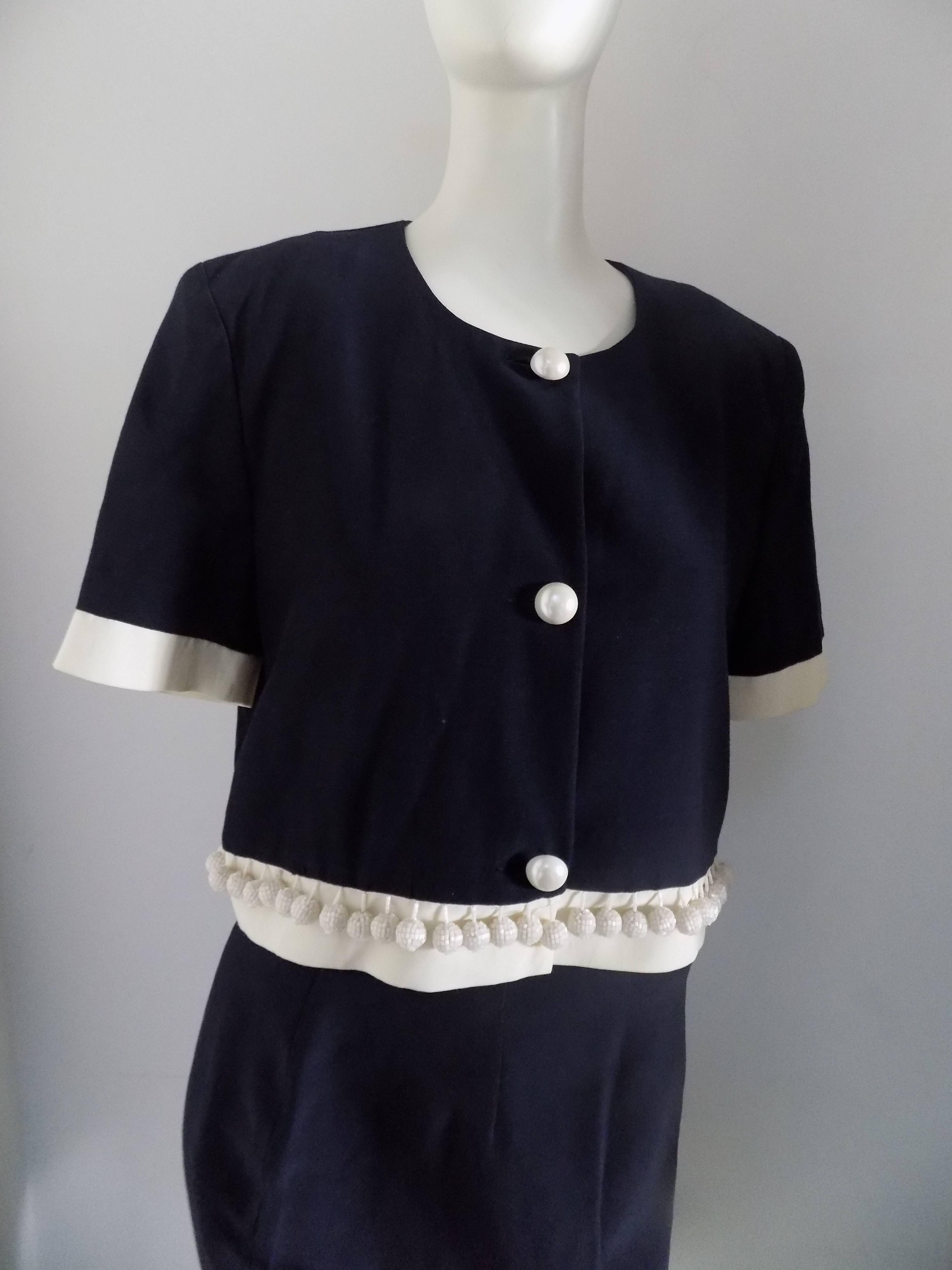 Saké blu and white skirt suit
Totally made in italy in italian size range 44
