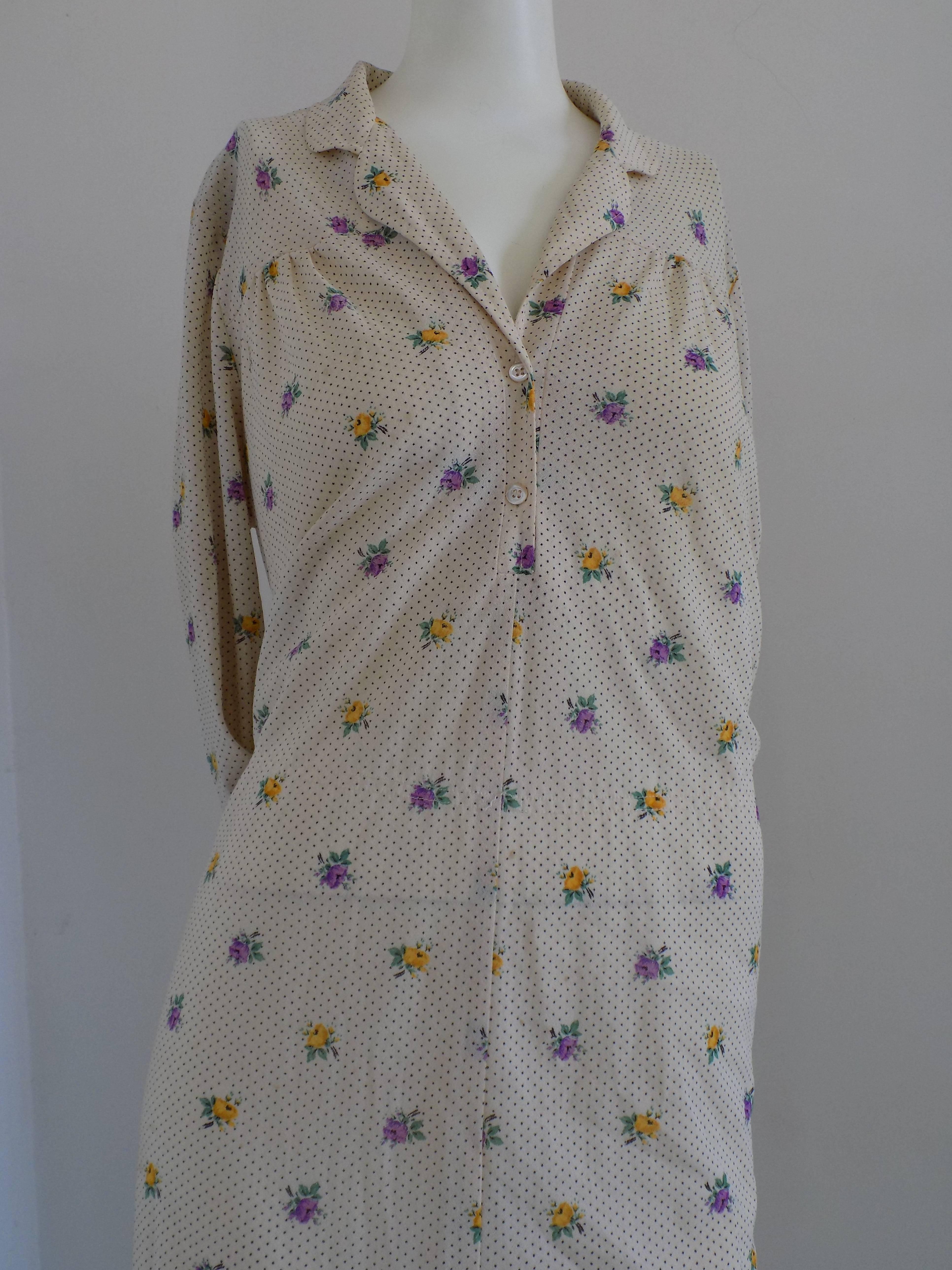 1980s Long Cream with flower Dress
composition: Cotton and acetate