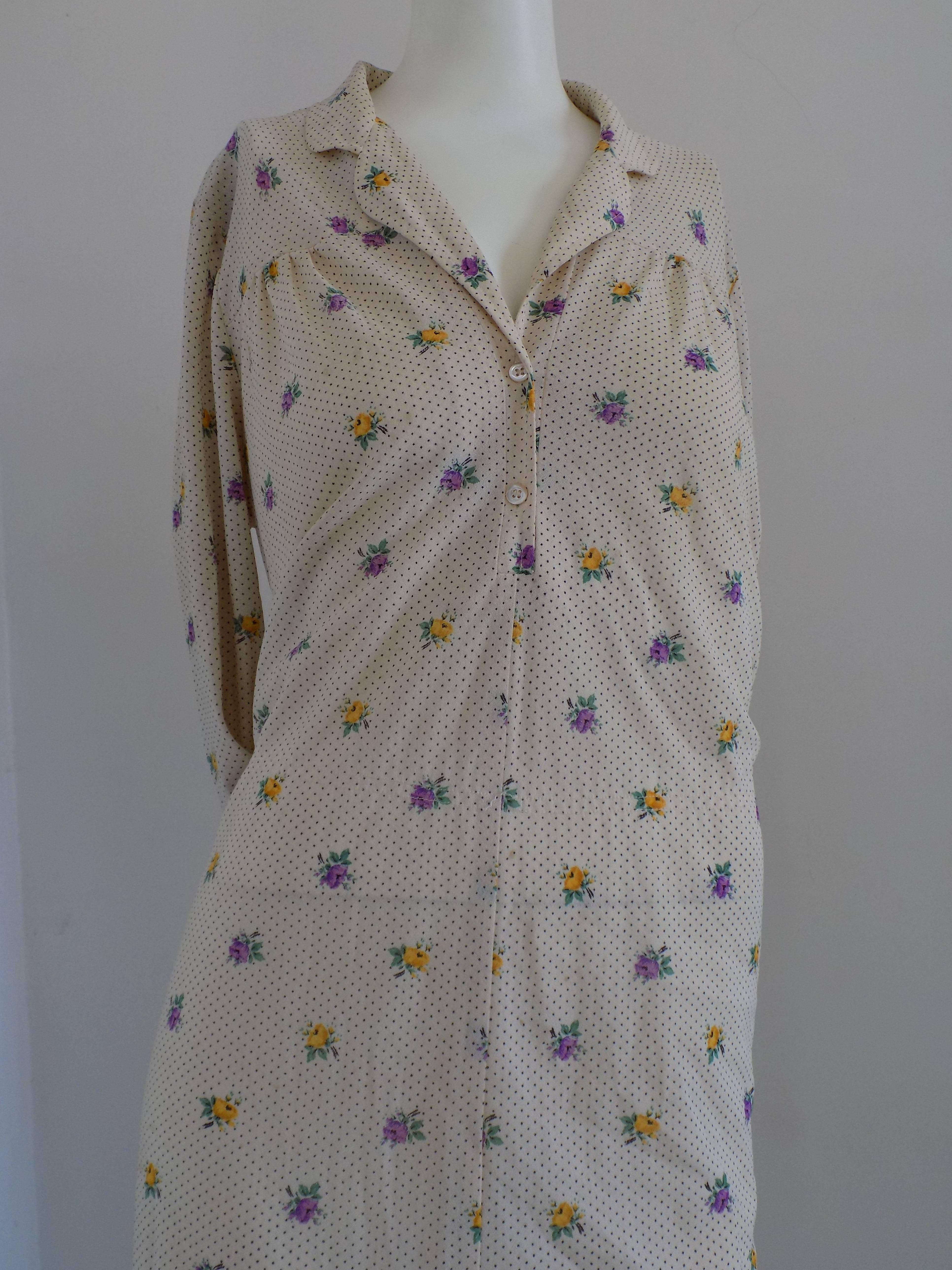 robe longue crème à fleurs des années 1980
composition : Coton et acétate