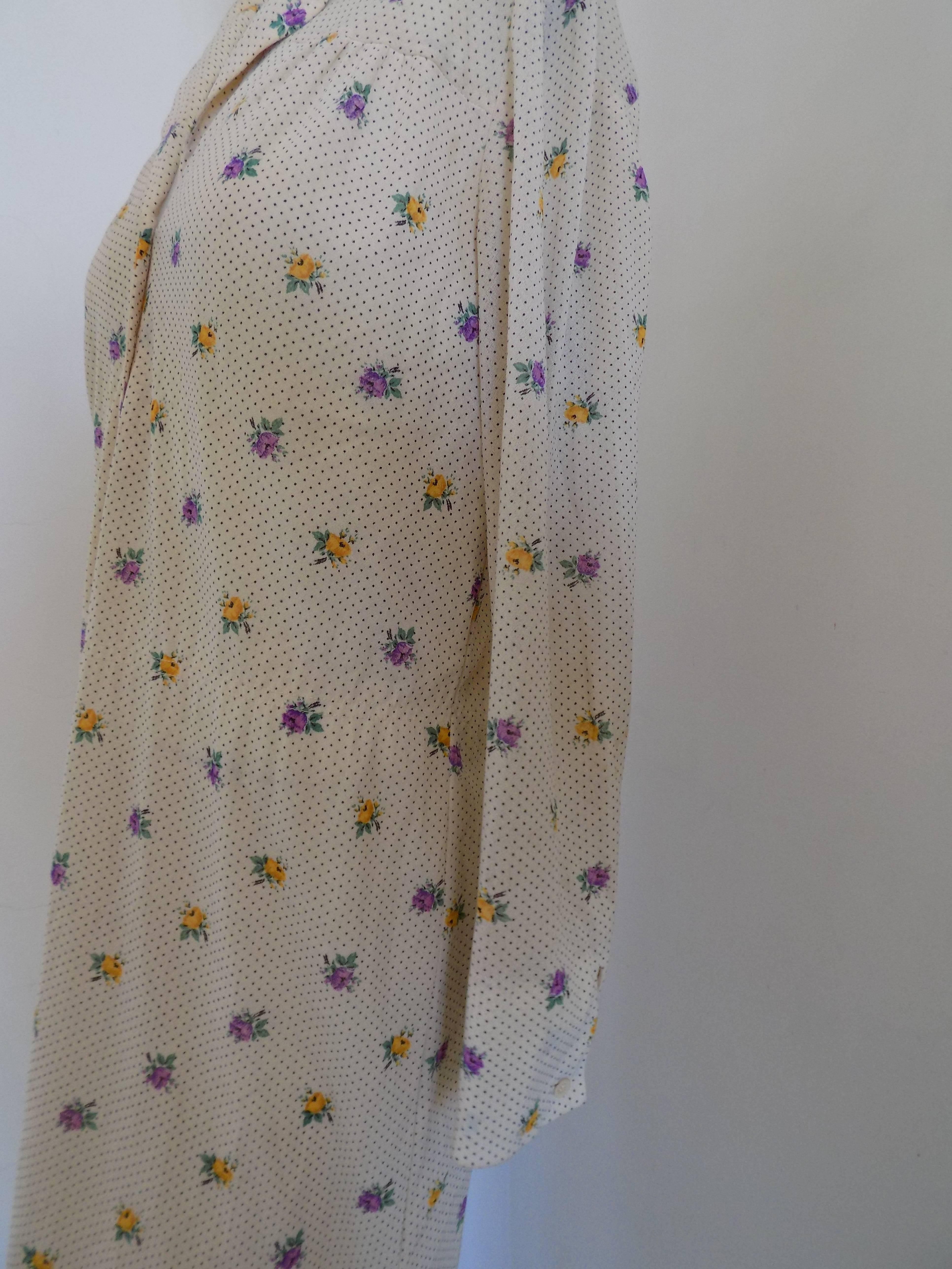 Robe longue crème avec fleurs des années 1980 Unisexe en vente