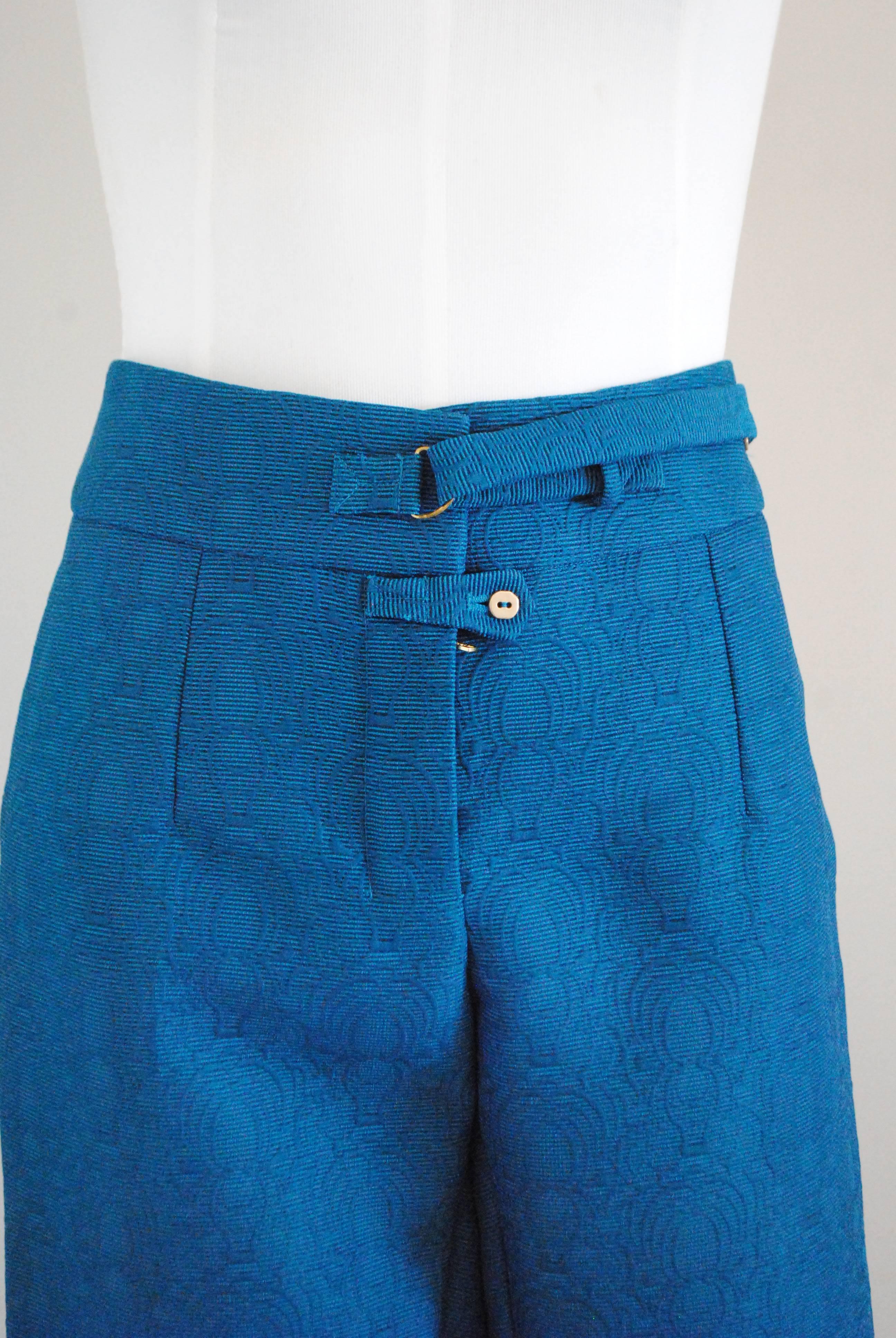 2012 Yves Saint Laurent blu pants NWOT
Totally made in italy in italian size range 42
composition: polyamide
