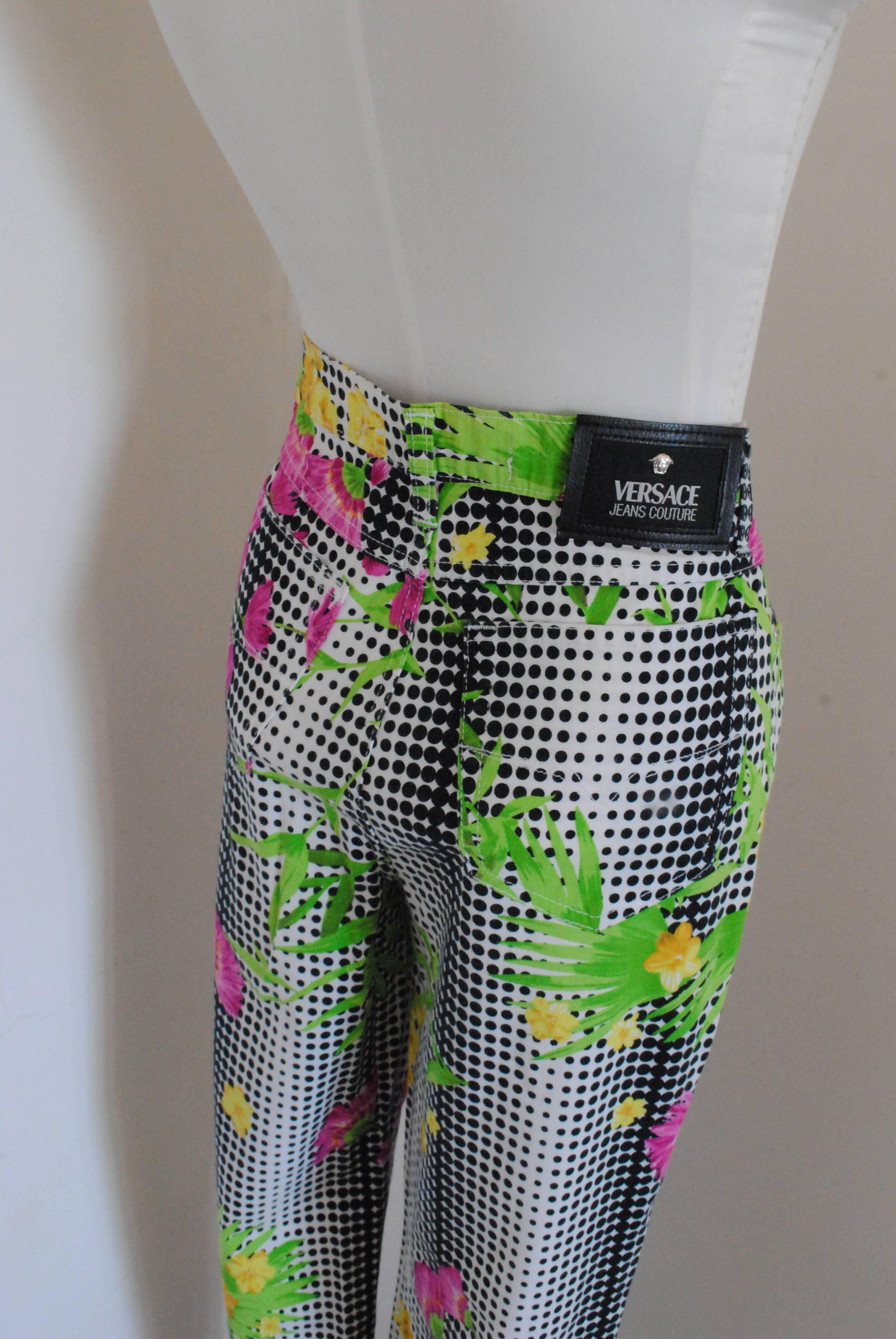 Versace Jeans couture Black and white flower jeans In Excellent Condition In Capri, IT