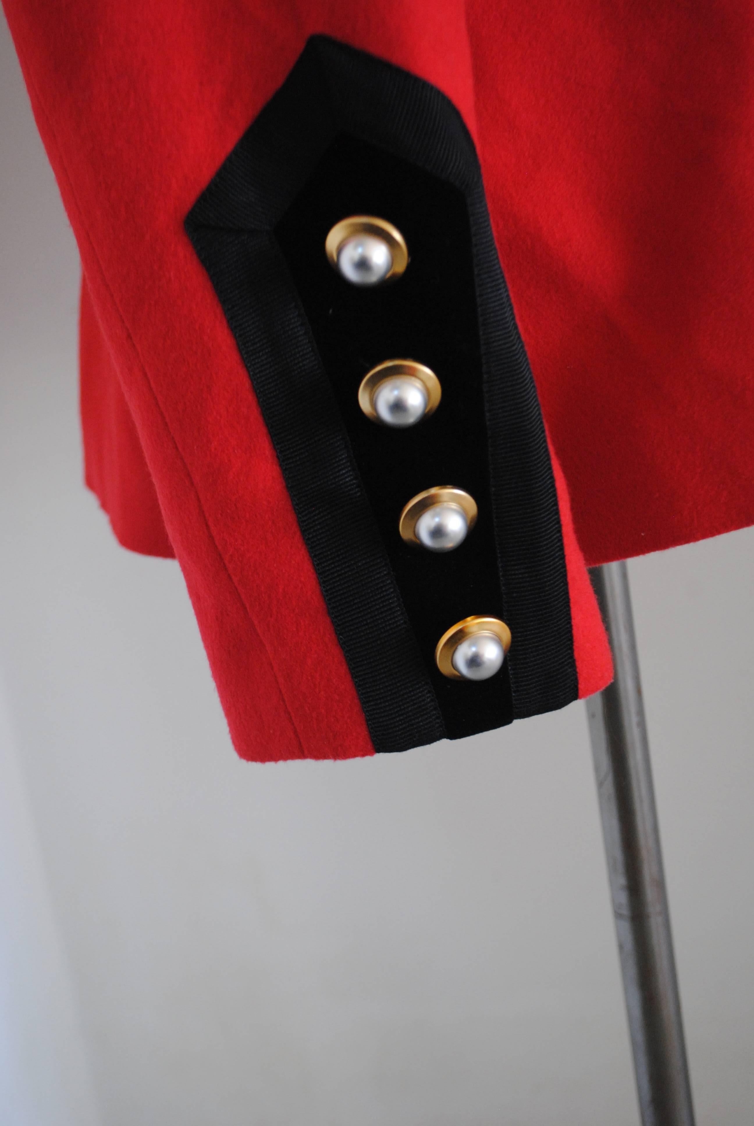Martha's Collection red jacket  In Excellent Condition For Sale In Capri, IT