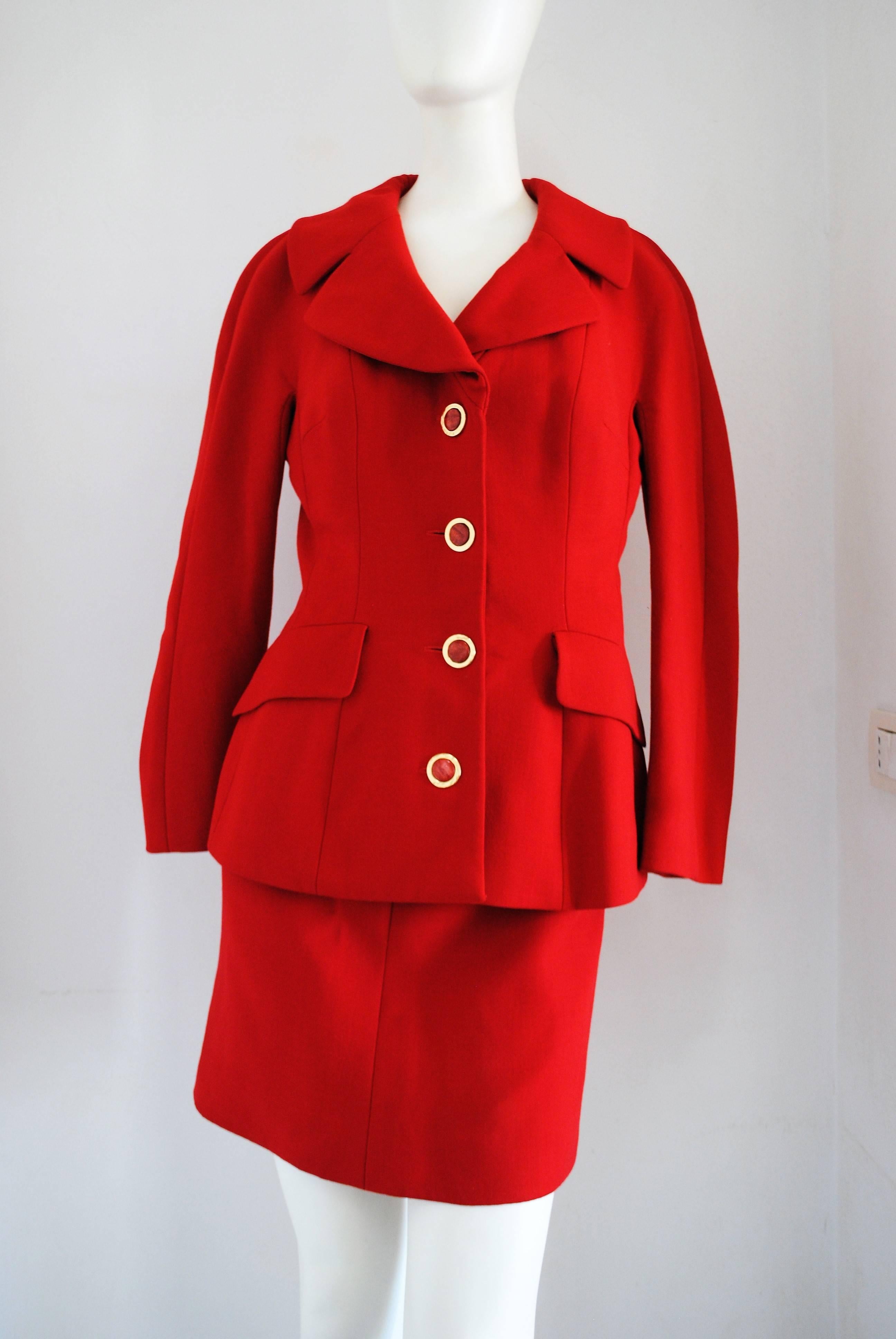 Dolce & Gabbana Red skirt suit In Excellent Condition In Capri, IT