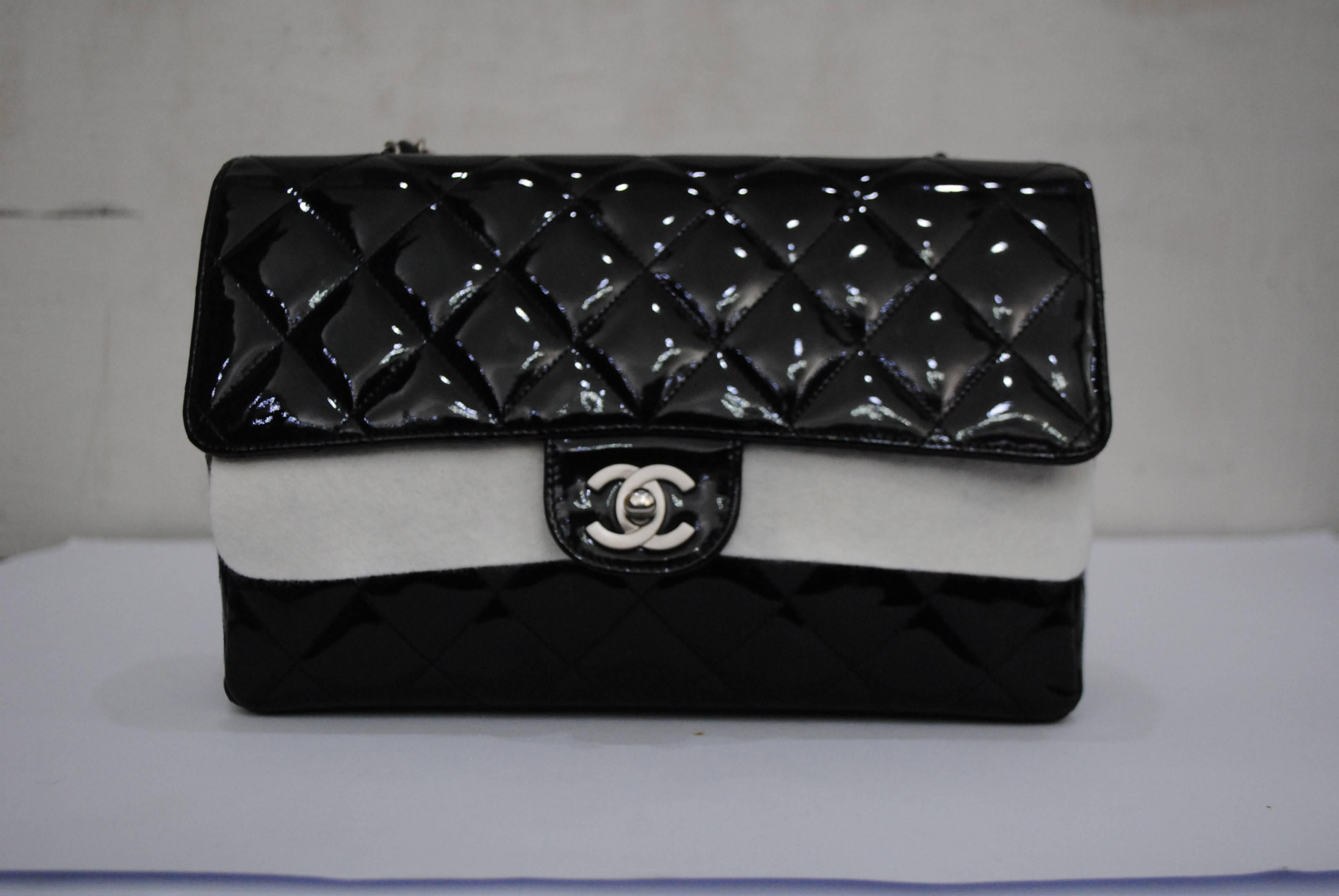 Women's Chanel 2.55 Black Vernis Leather 