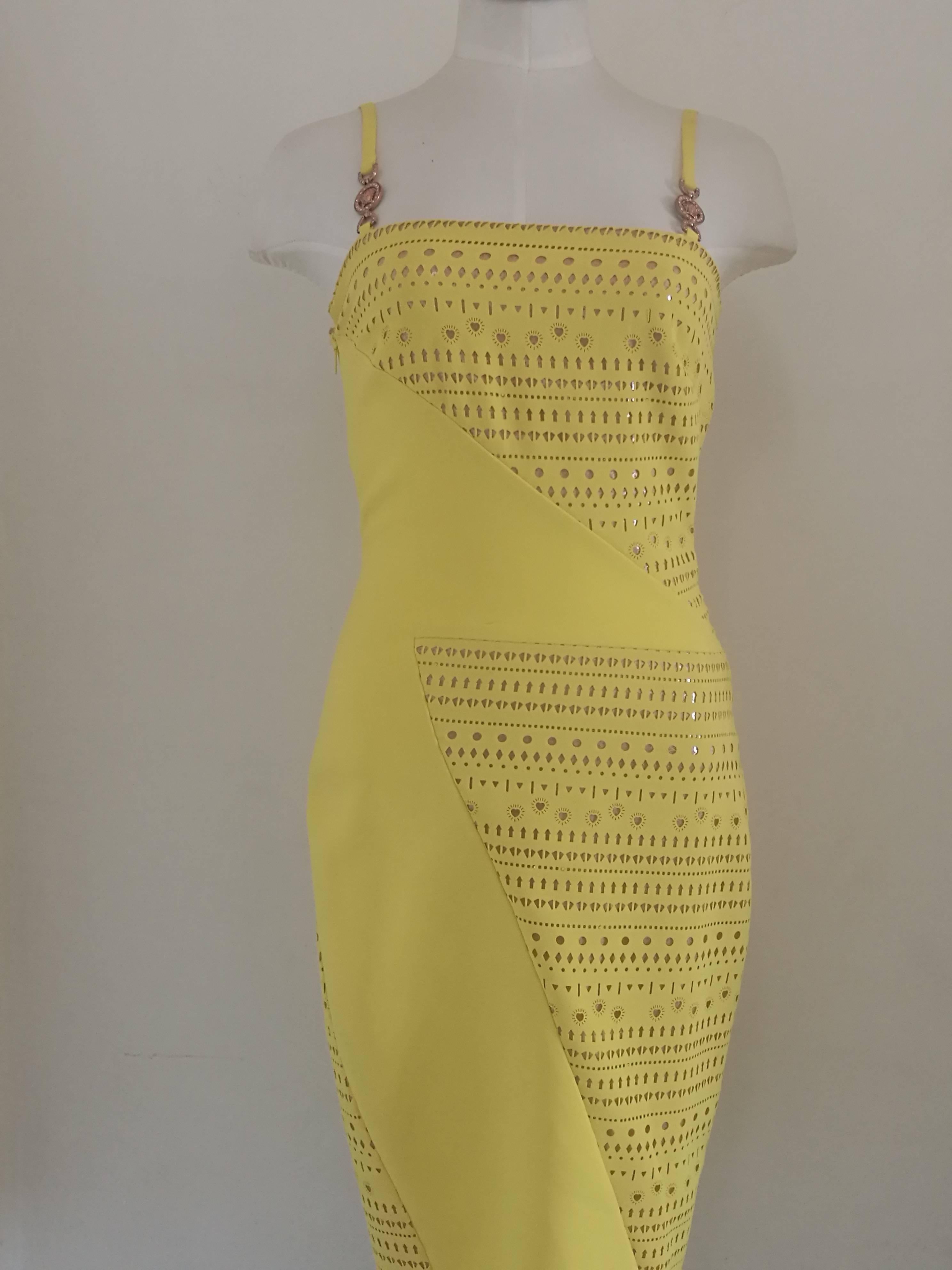 Versace Yellow Perforated Dress
embellished logo on straps
Totally made in italy in italian size range 38