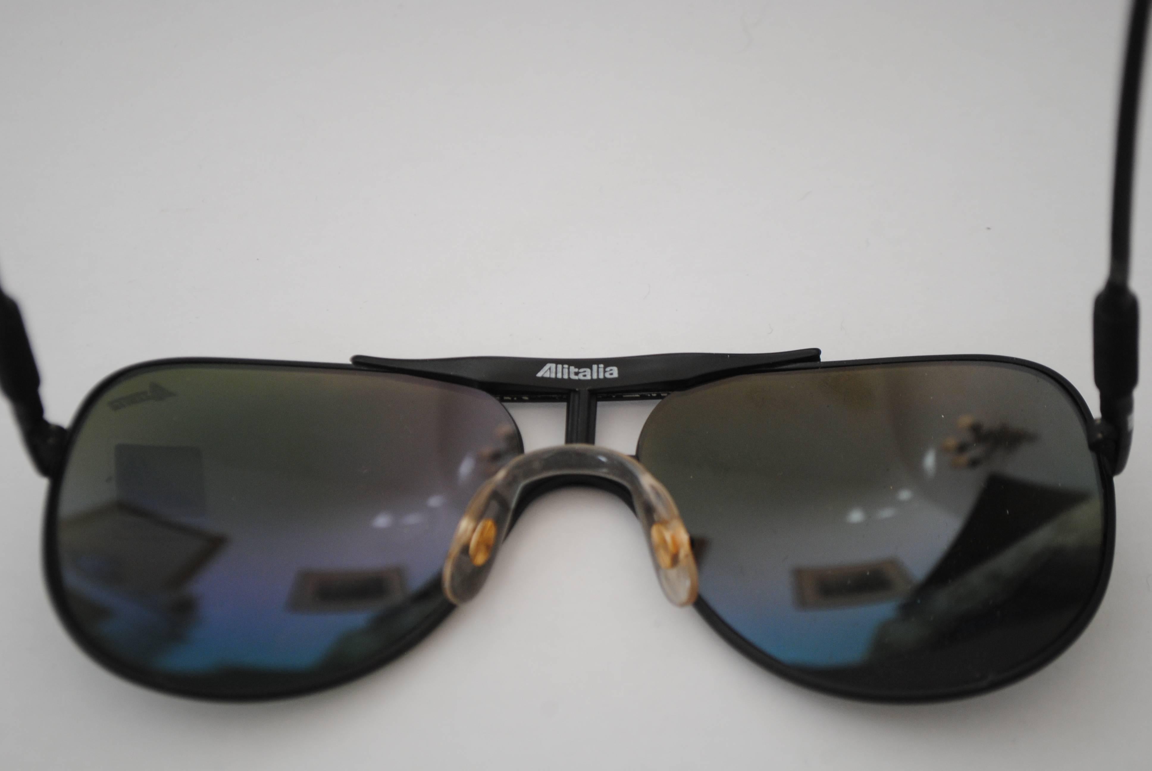 Alitalia Black anthracyte Sunglasses
totally made in italy
Sunglasses measurements: 15 x 13 cm
Glasses measurements: 5.5 x 6.5 cm