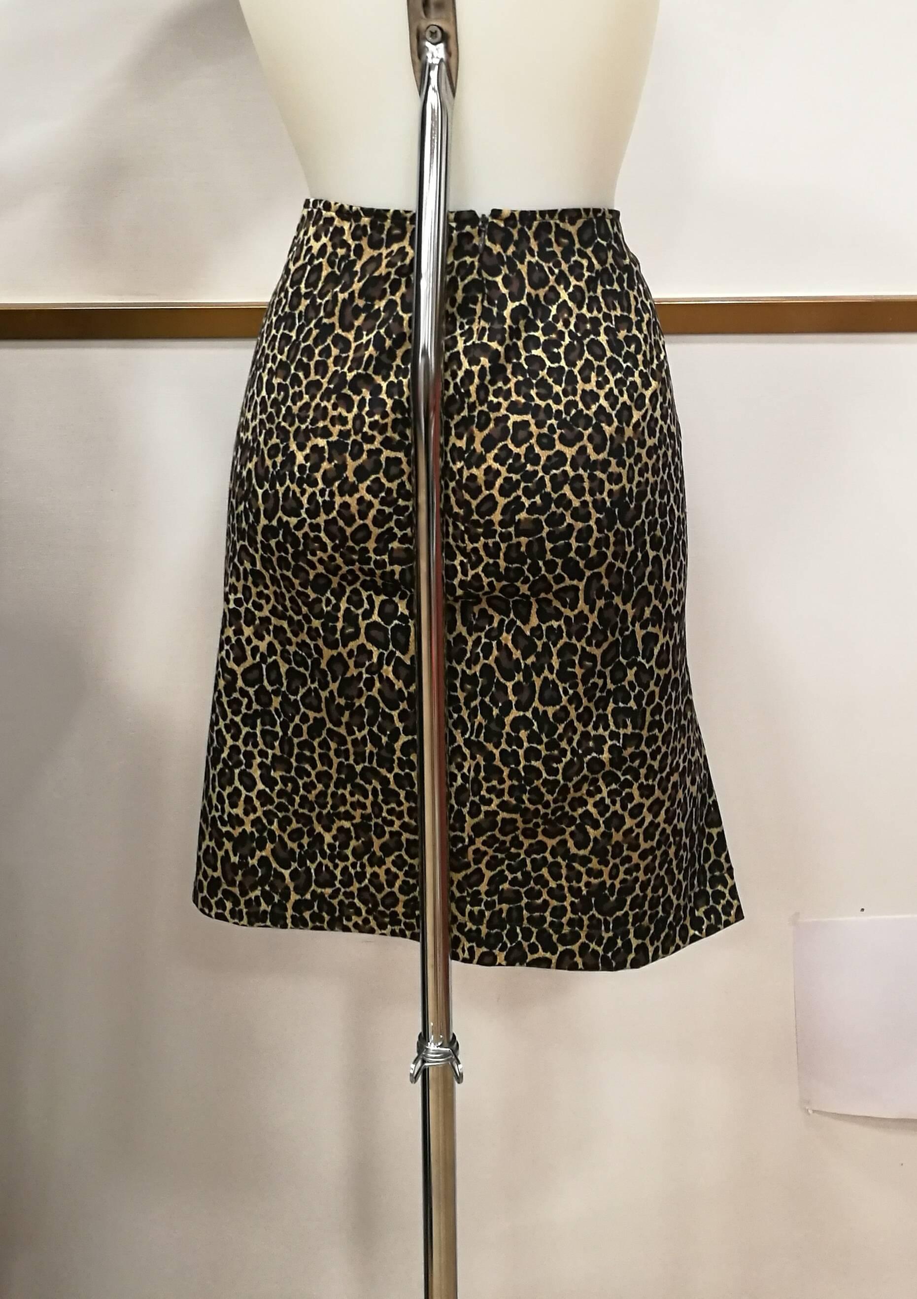 Vintage Moschino cheetah Skirt In Excellent Condition In Capri, IT