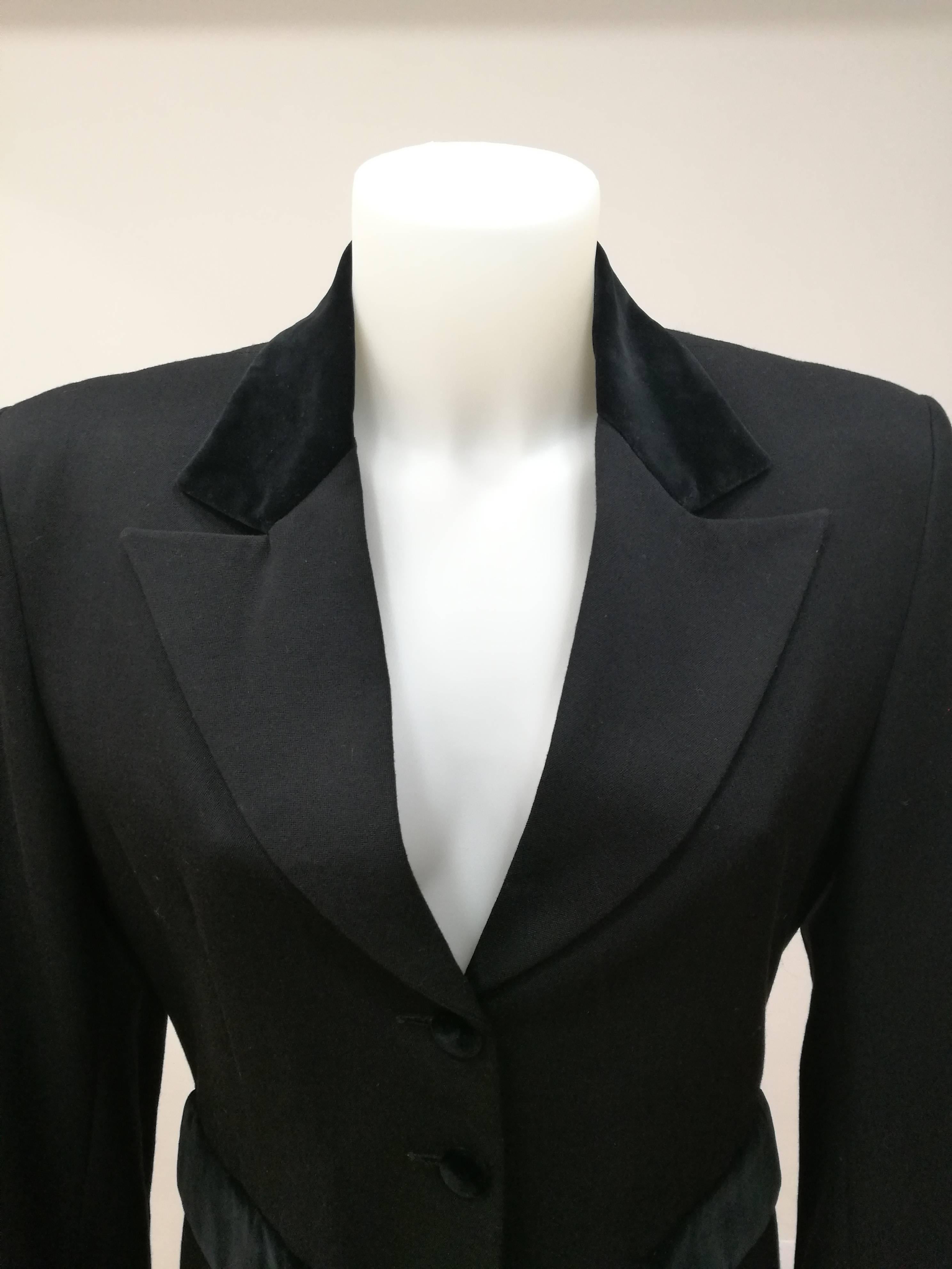 Vintage Oliver by Valentino Black Jacket
Vintage jacket by Valentino totally made in italy in standard size range m
Composition: 100% wool
lining 100% viscose