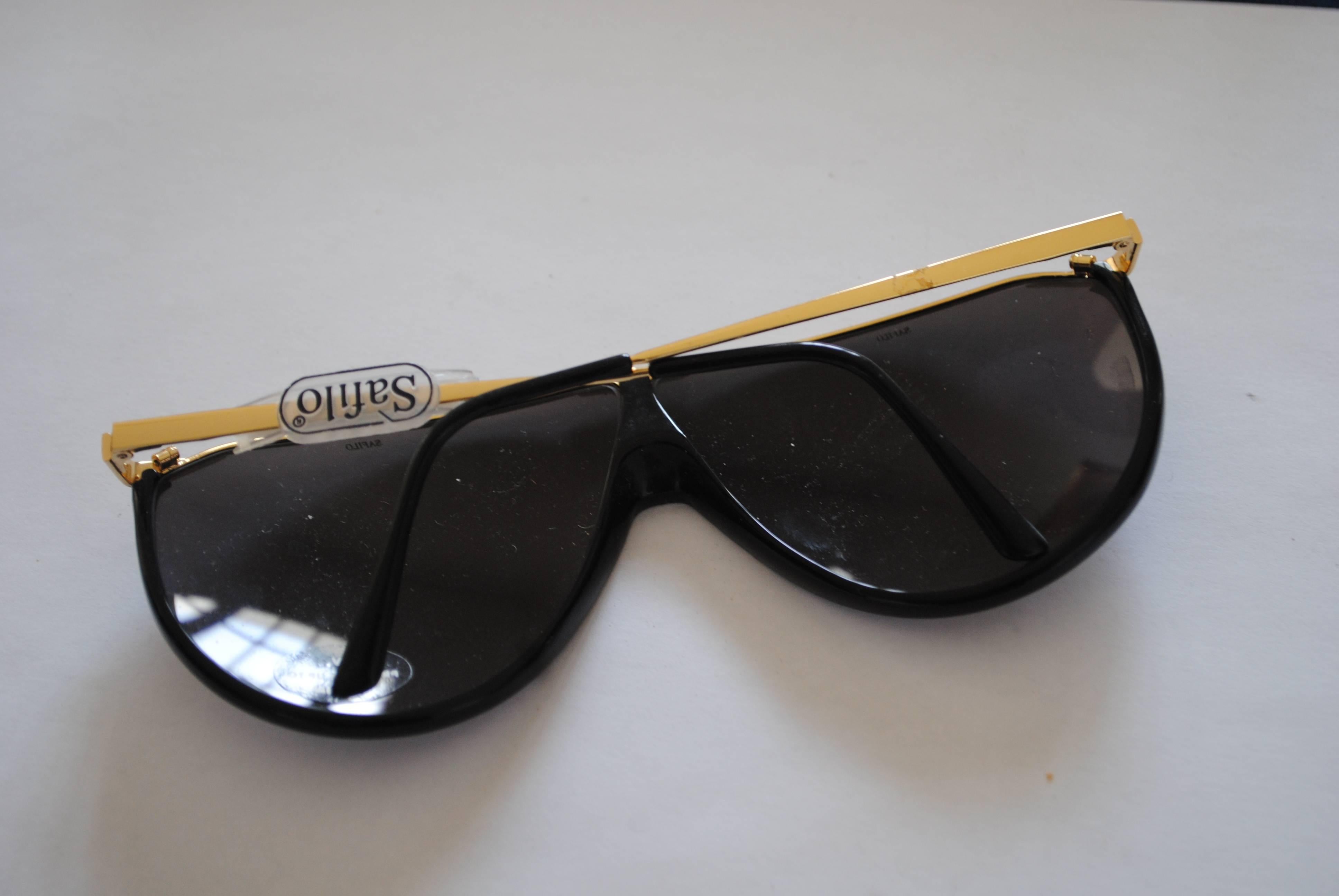 1990s Safilo Black & Gold Sunglasses In New Condition In Capri, IT