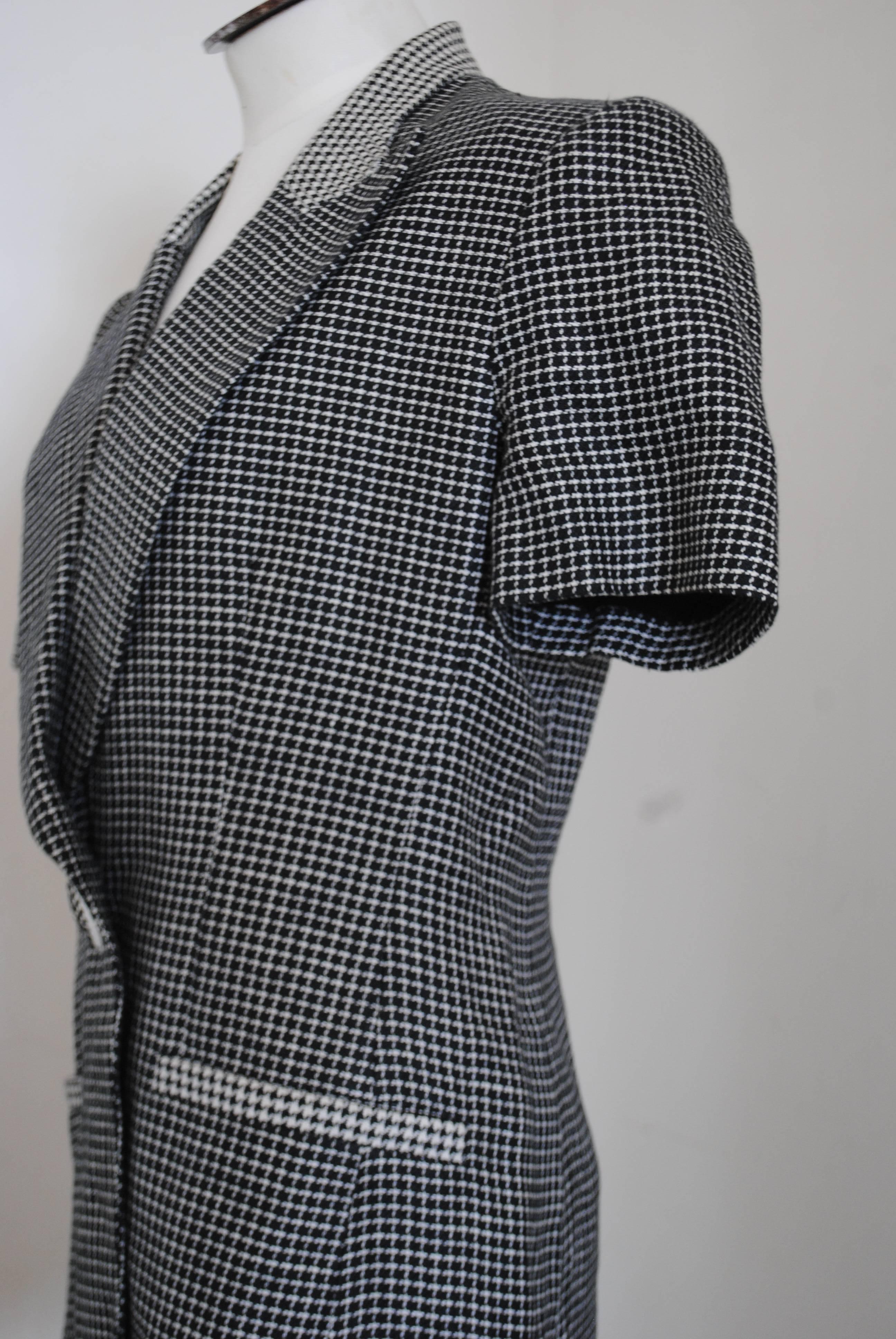 1990s Gai Mattiolo Black & White Pied de Poule Jacket
Totally made in italy in italian size range 44
Composition: Cotton
