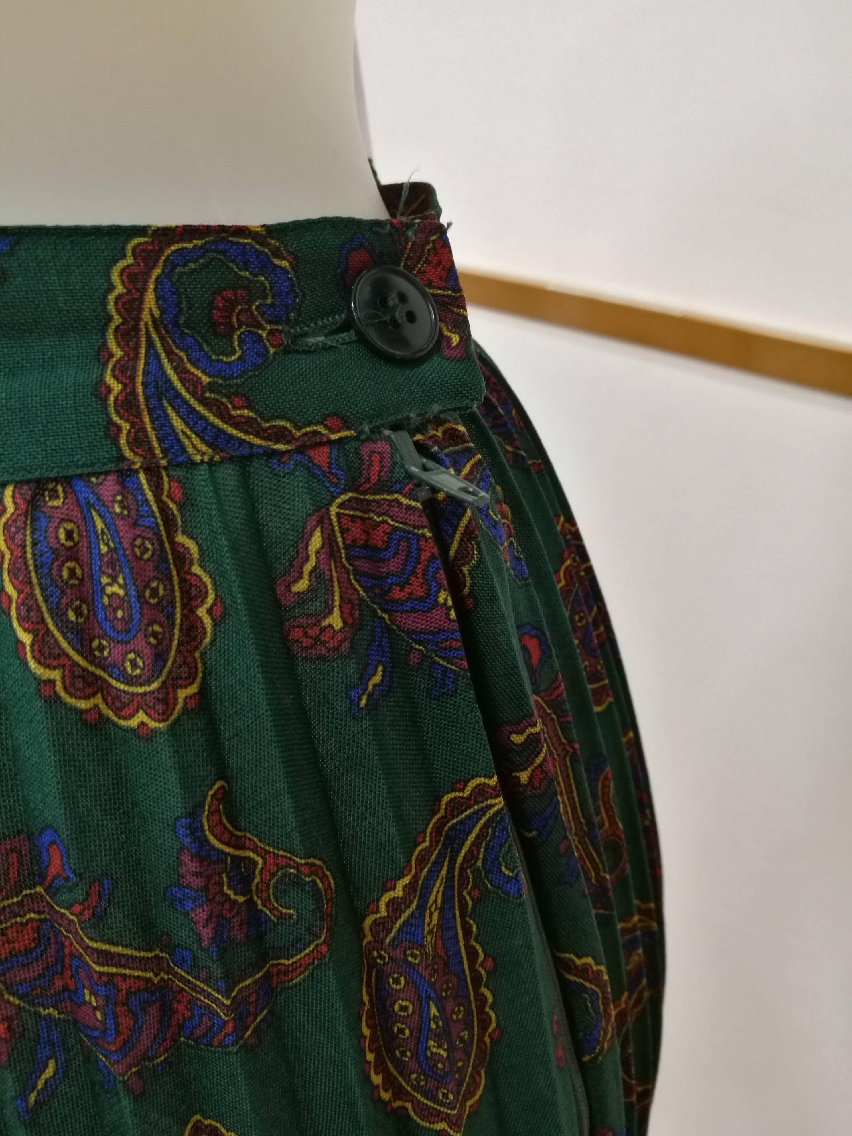 1980s Cacharel Plisset Green Wool Skirt In Excellent Condition For Sale In Capri, IT