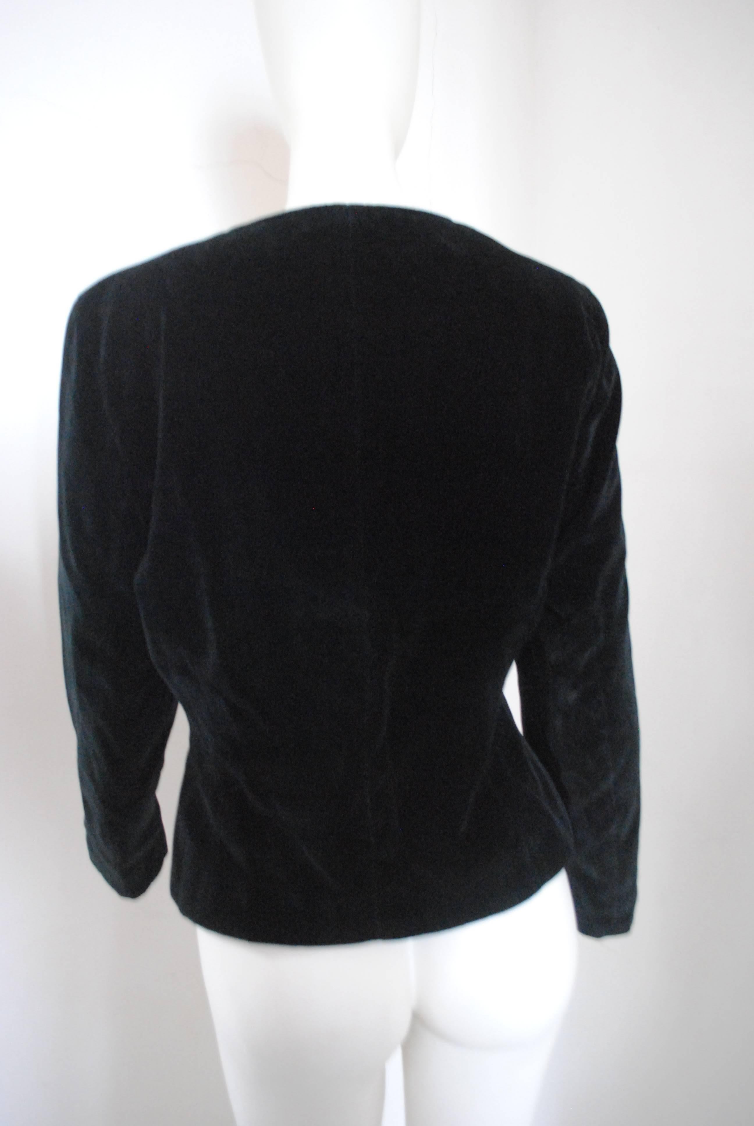 Unknown Black Velvet Flower Sequins Jacket In Excellent Condition In Capri, IT