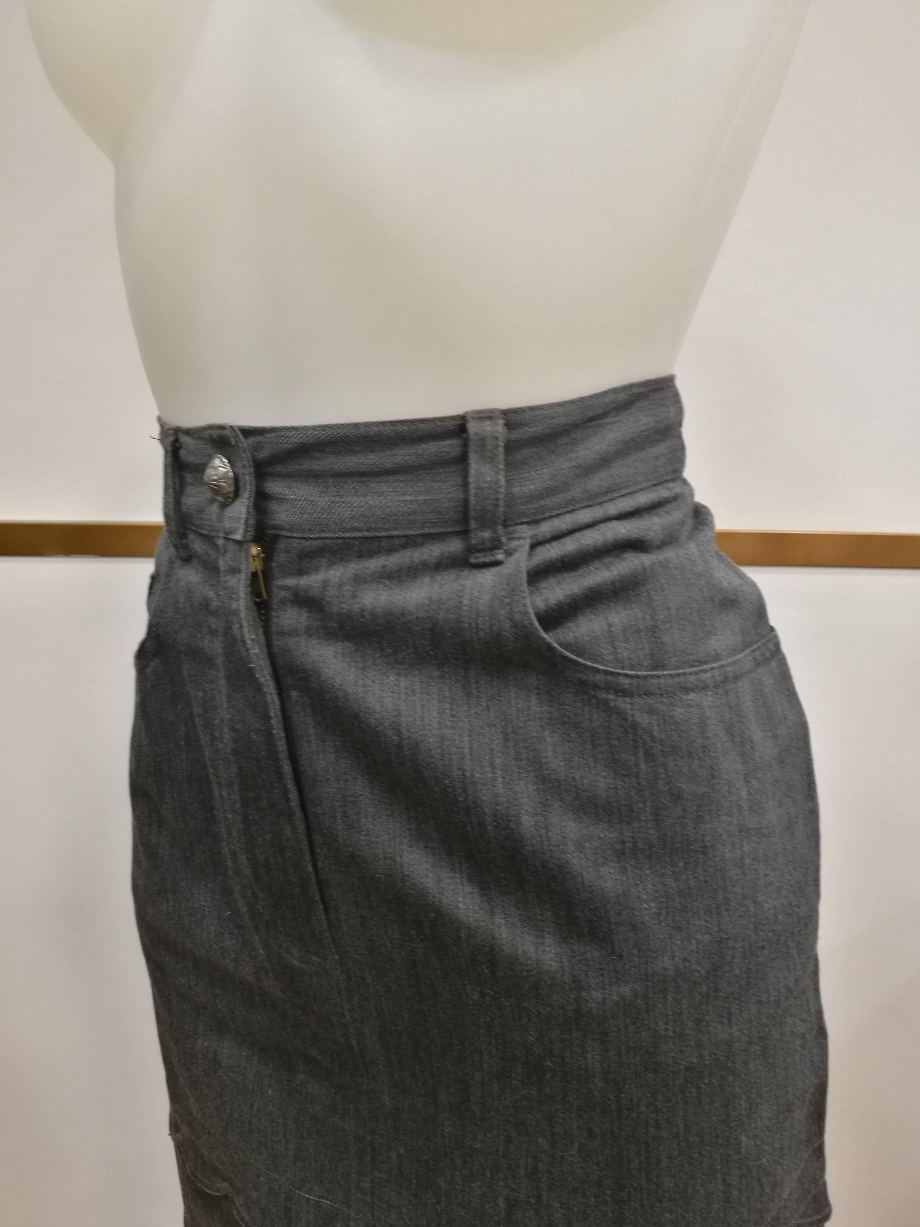 Moschino Jeans Grey Cotton Skirt In Excellent Condition For Sale In Capri, IT