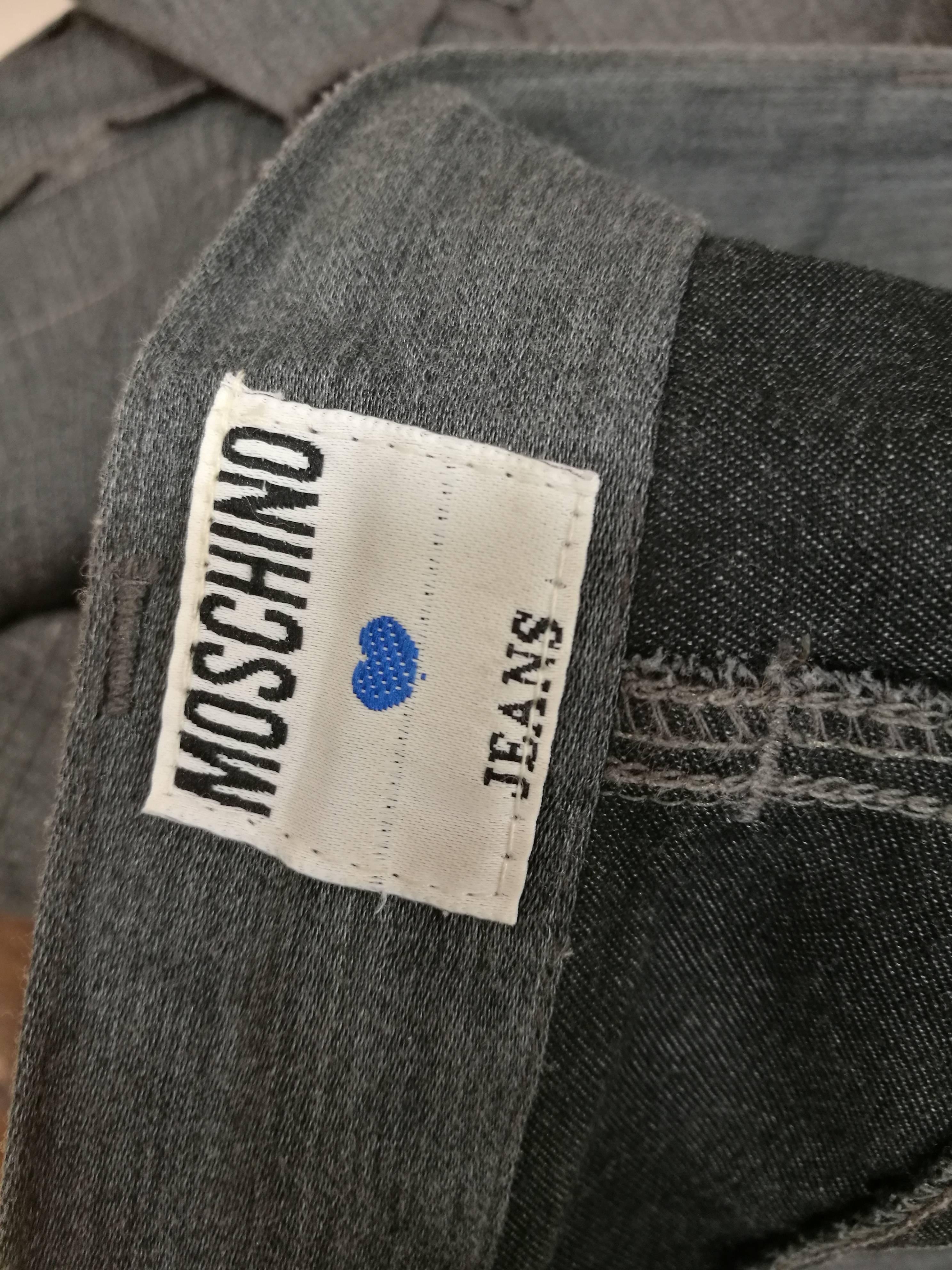 Jeansrock aus grauer Baumwolle von Moschino im Angebot 2