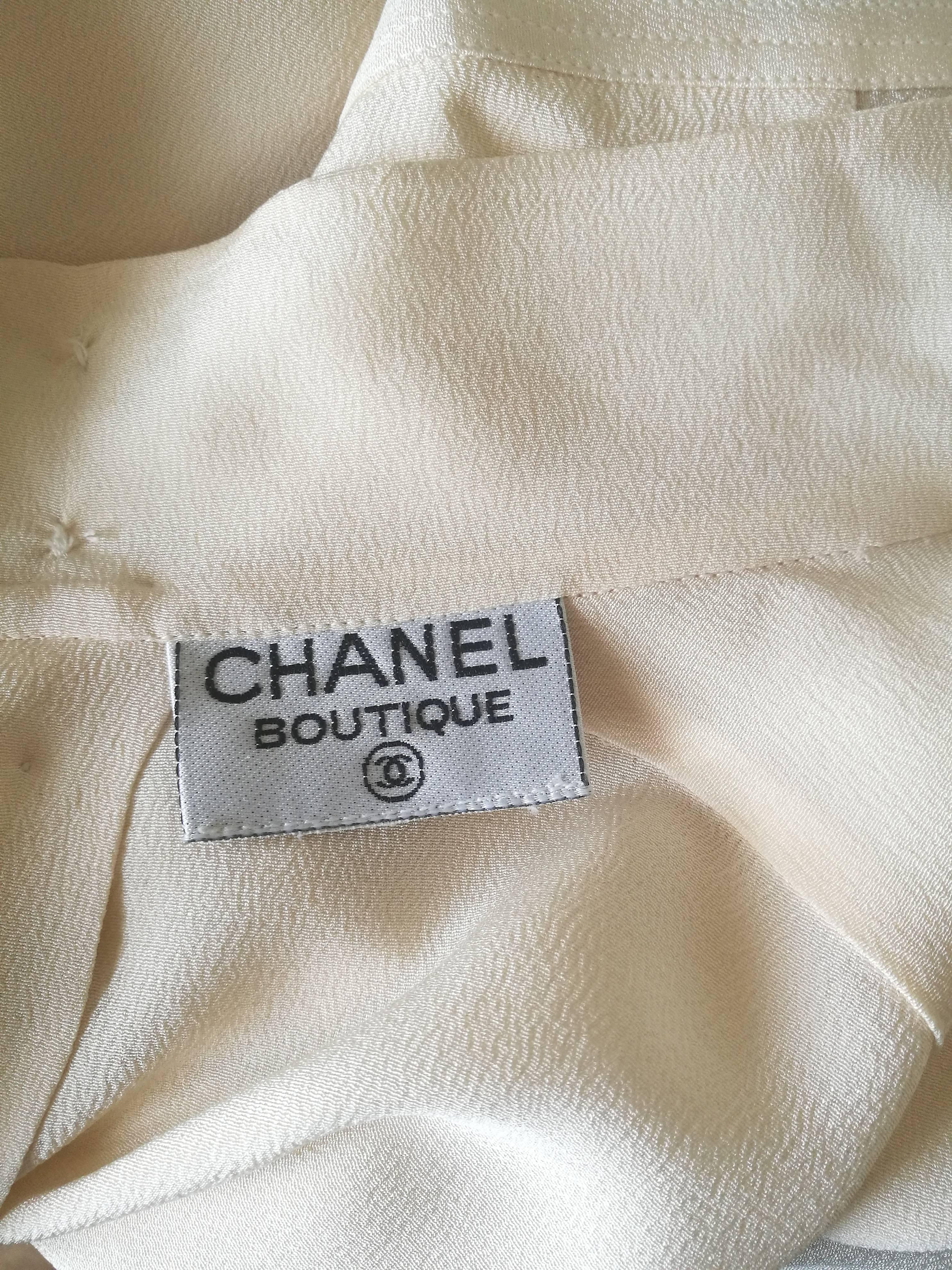 Chanel Boutique Off-White Embellished Gold Tone bottons Shirt 5