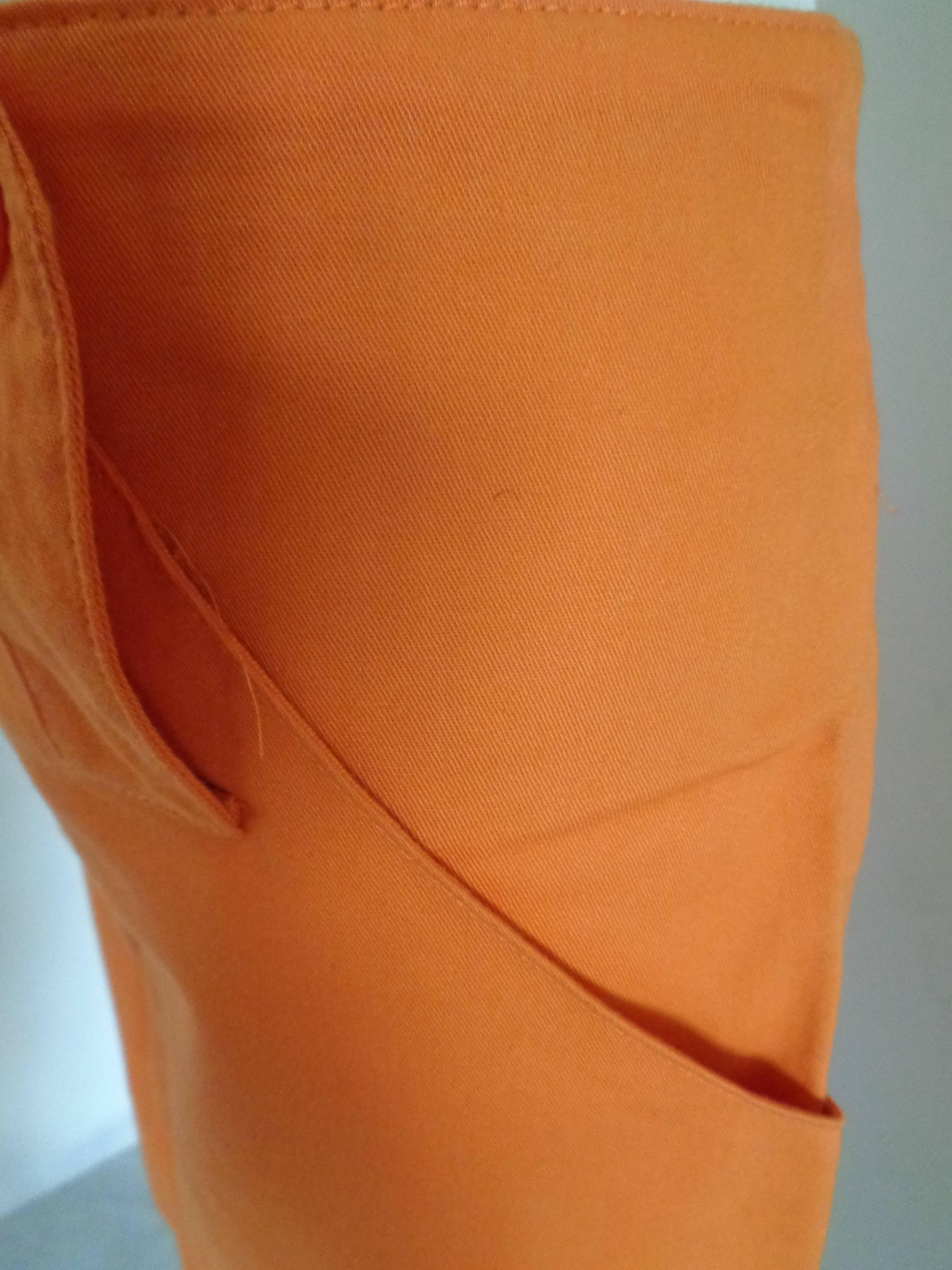 Nazareno Gabrieli Orange Skirt NWOT

totally made in italy in italian size range 40

Composition: Cotton