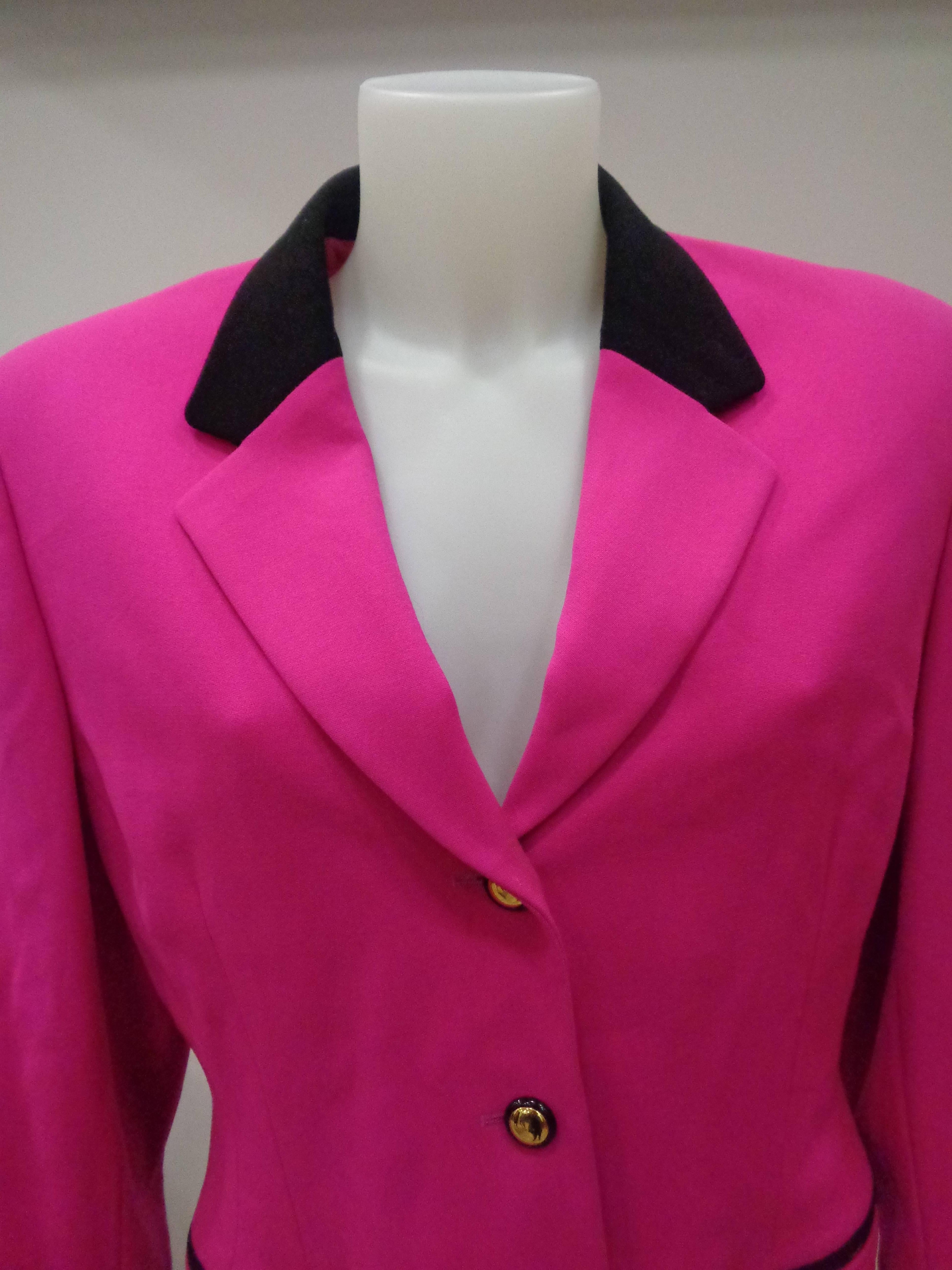 Escada by Margaretha Ley Fucsia Wool Jacket

Totally made in germany 

Composition: 100% Wool

Lining: 100% Silk

