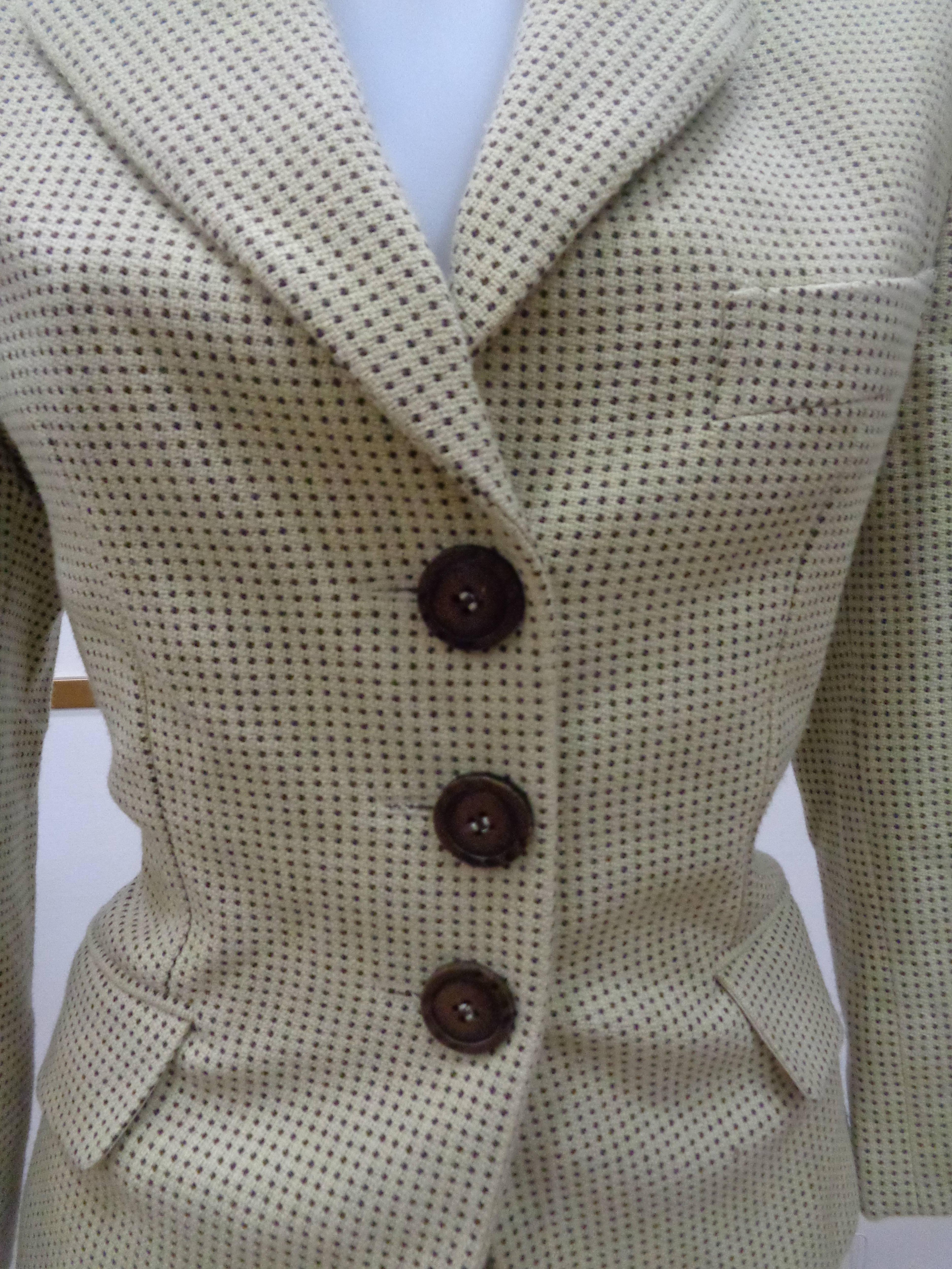 Moschino Couture Beije Wool Skirt Suit

Moschuino couture beije wool and cachmere skirt suit totally made in italy in italian size range 46

Measurements:

Skirt lenght 52 cm

Jacket lenght 61 cm

Jacket shoulder to hem 50 cm