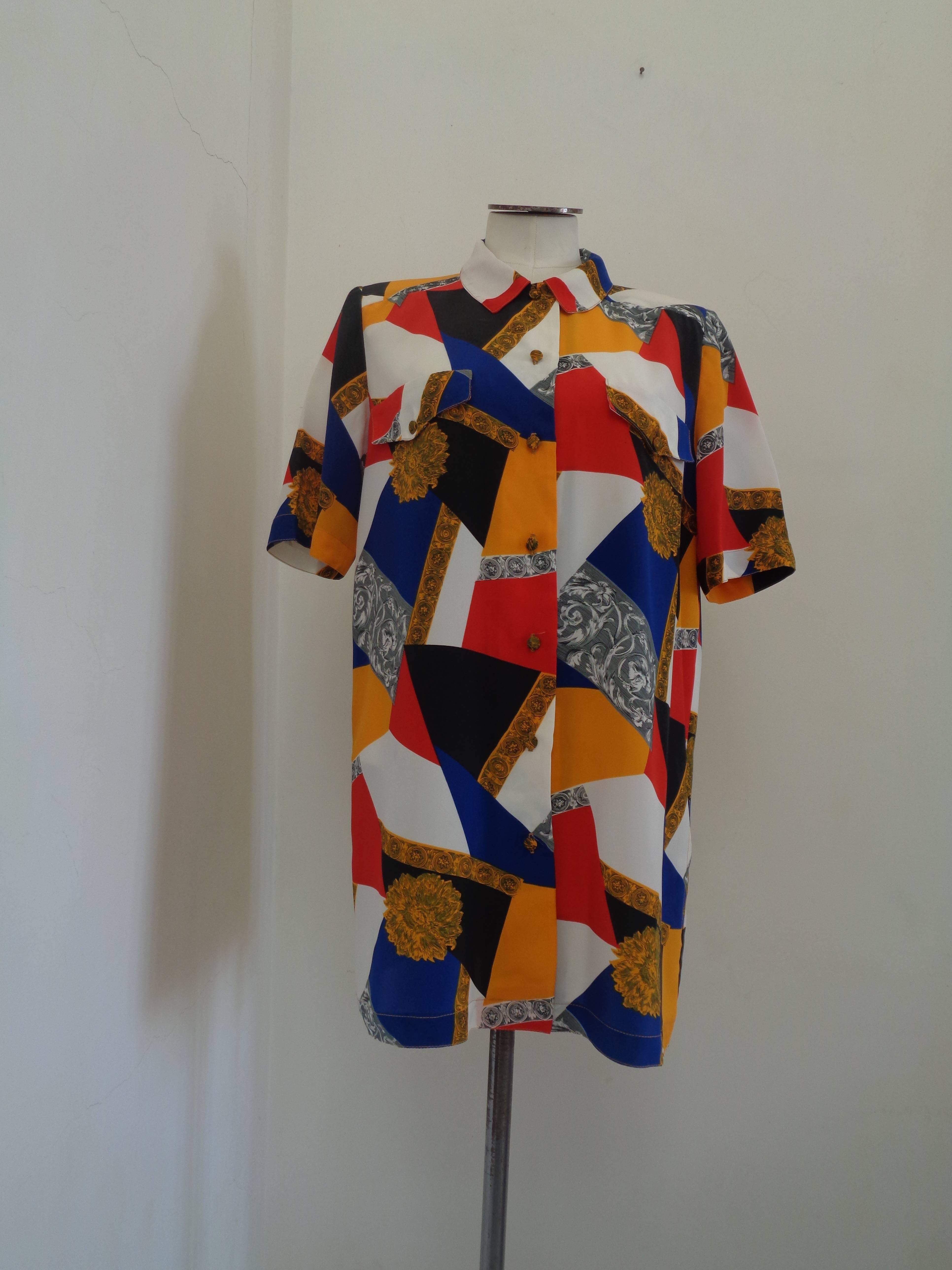 Vintage multicoloured silk shirt

Totally made in italy