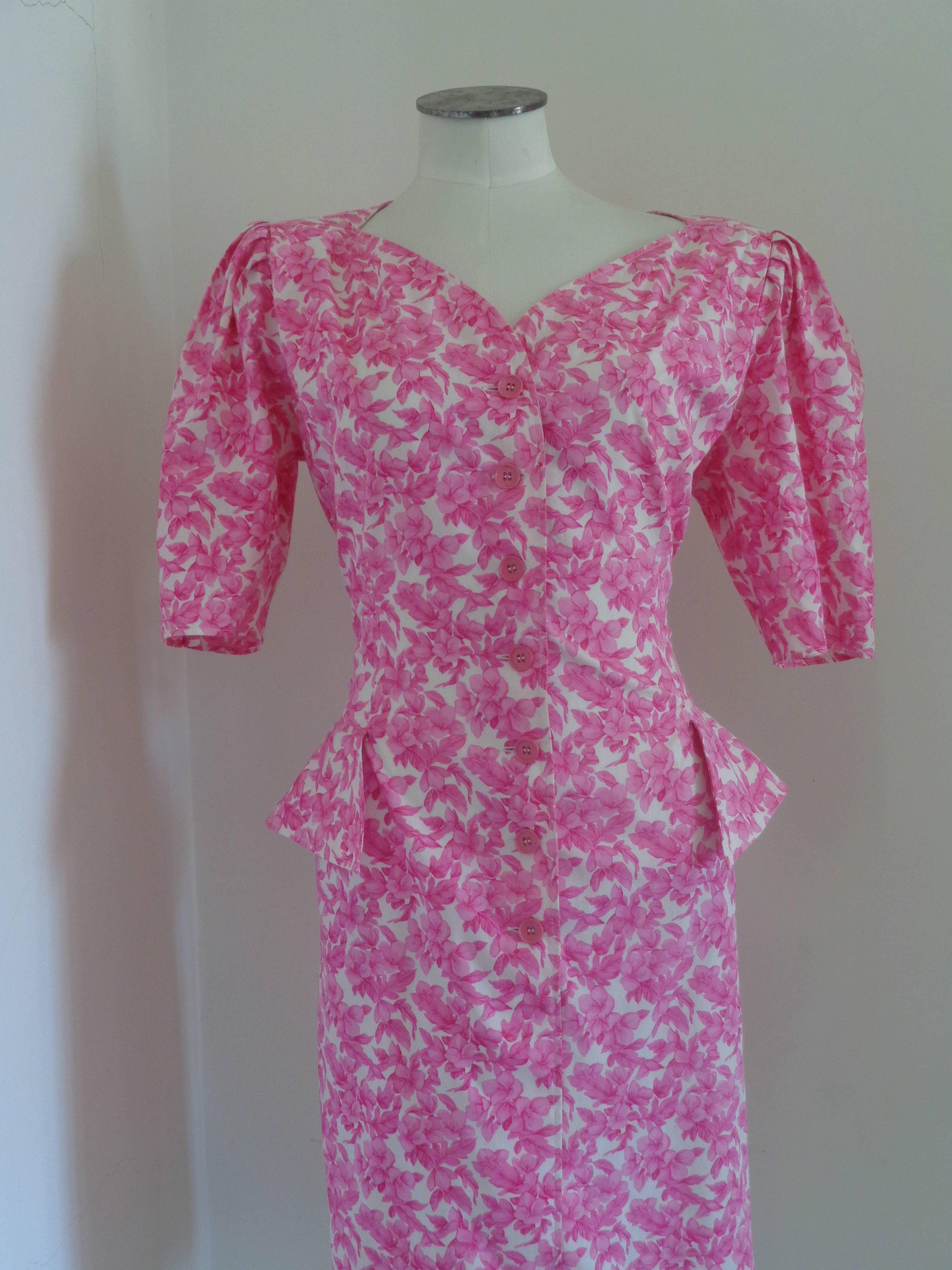 Ungaro Solo Donna Paris White pink flower dress

Totally made in italy in italian size range 46

Composition: Other