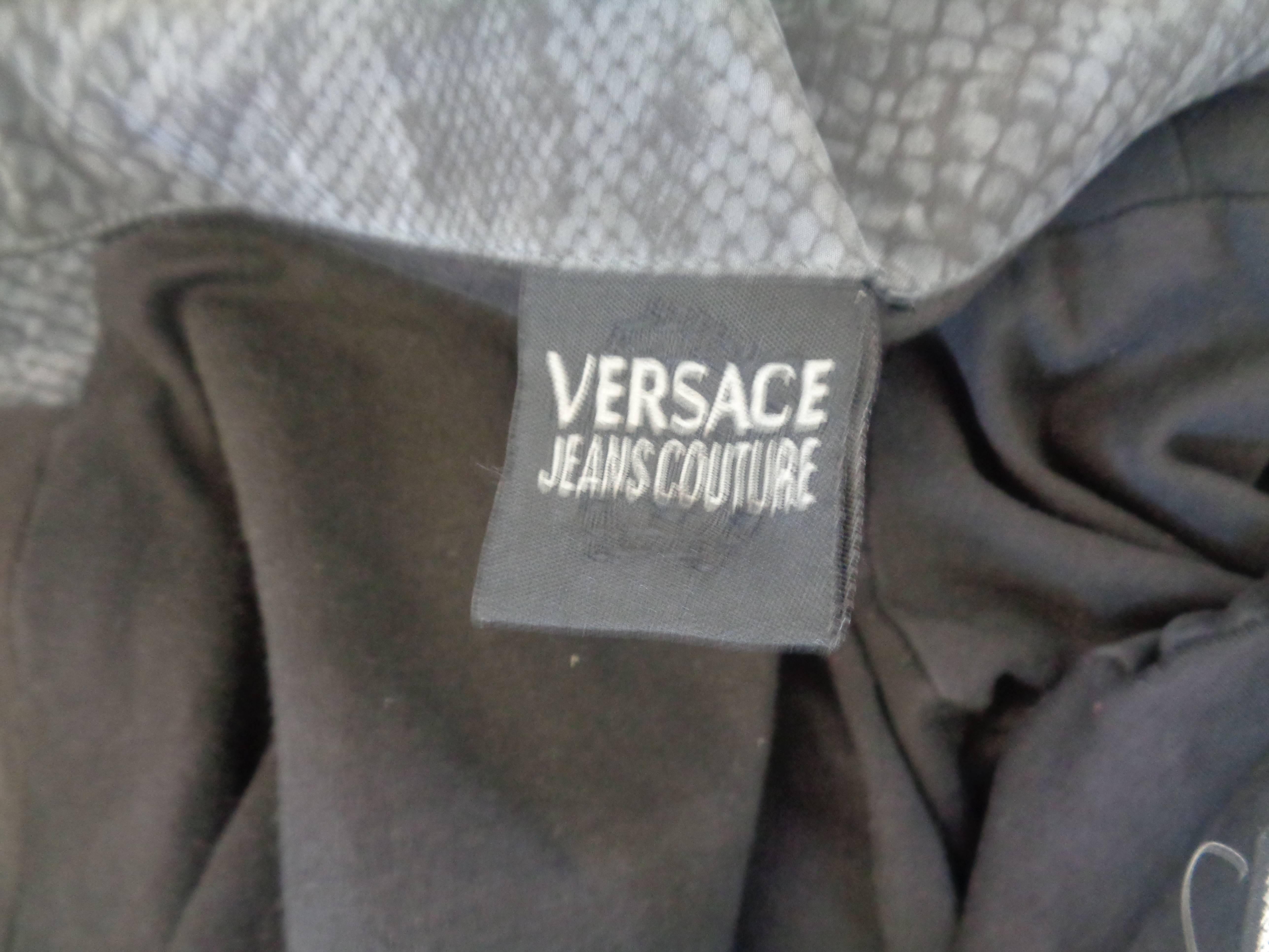 Versace Jeans Couture - Veste grise en python imprimé en vente 2