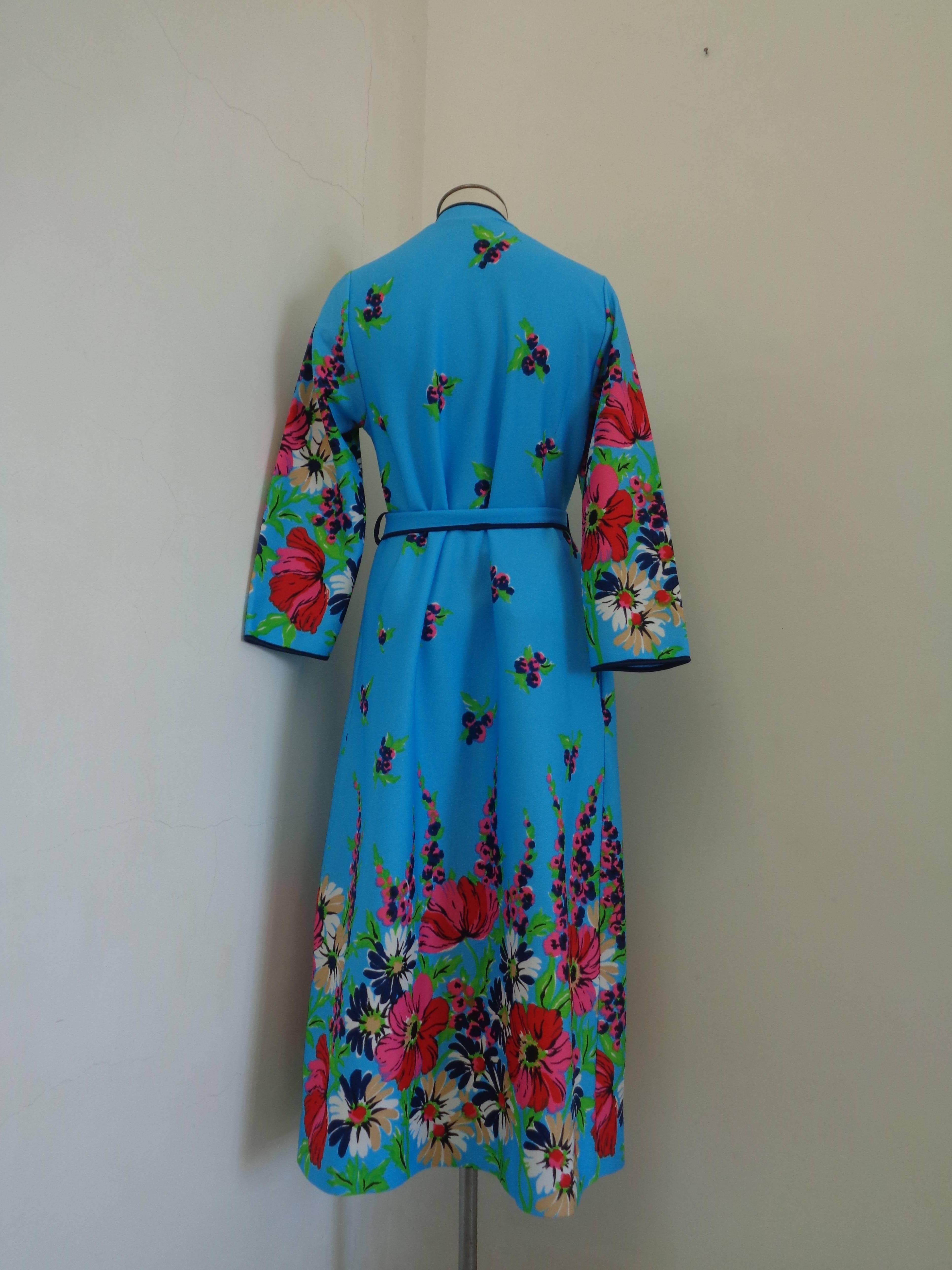 1980a Light Blu Flower Nightgown In Excellent Condition In Capri, IT