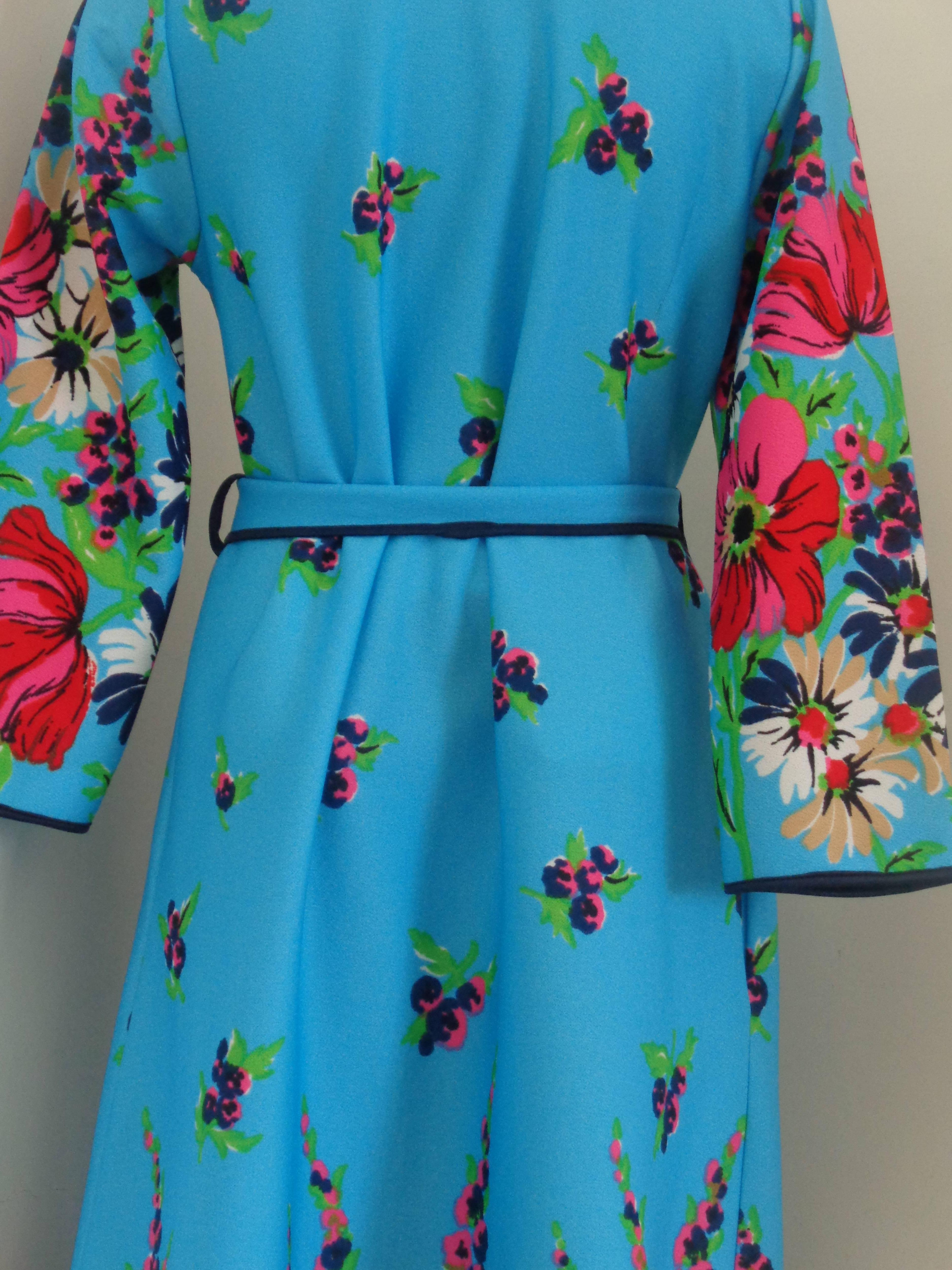 Women's or Men's 1980a Light Blu Flower Nightgown