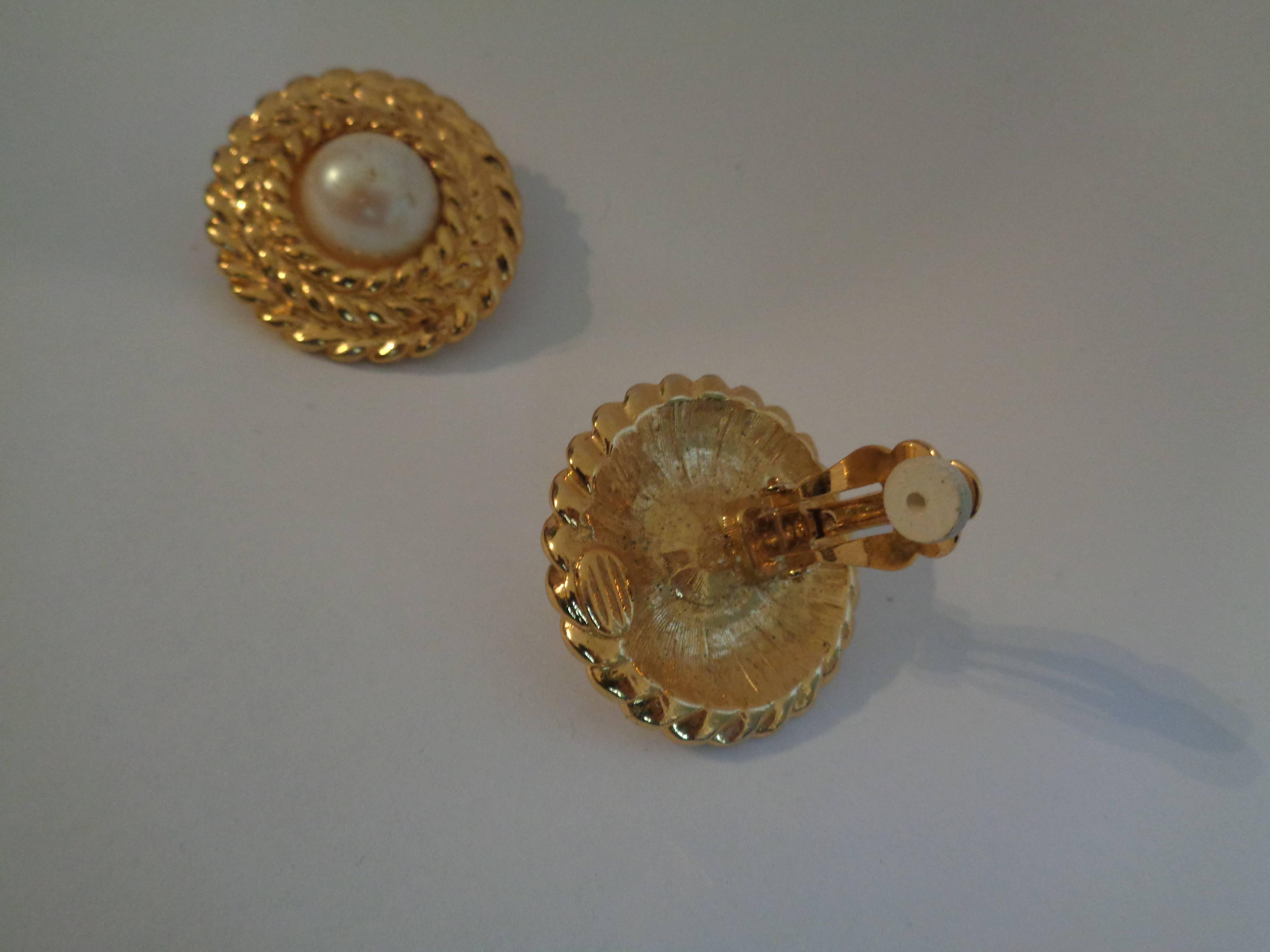Women's or Men's 1980s Gold tone Faux Pearls Clip on earrings