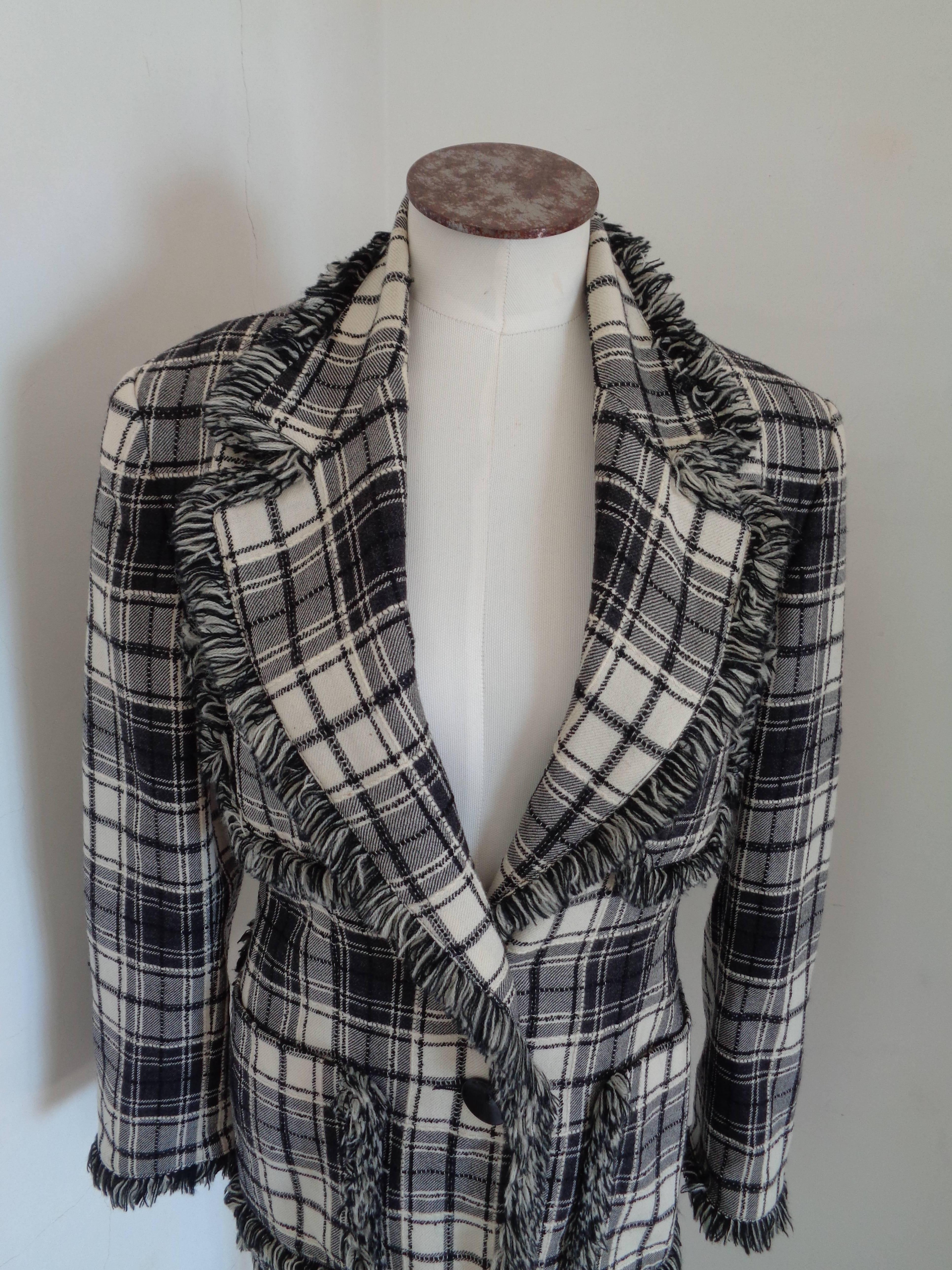 Oaks by Gianfranco Ferre Black & White Jacket

Totally made in italy in size 40

Composition: Wool

