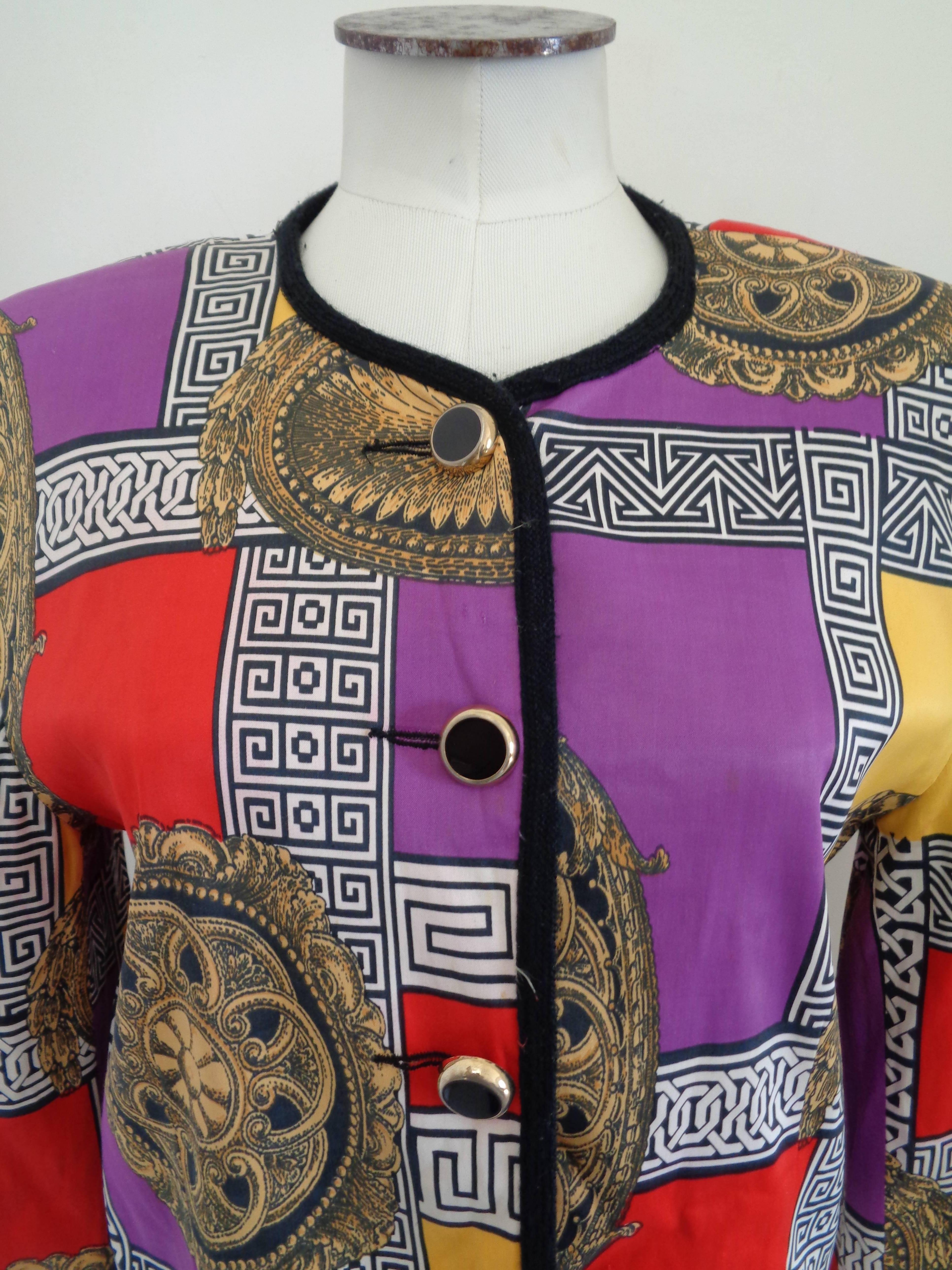 1980s Vintage Multicolour Bolero Jacket

totally made in italy in size S/M