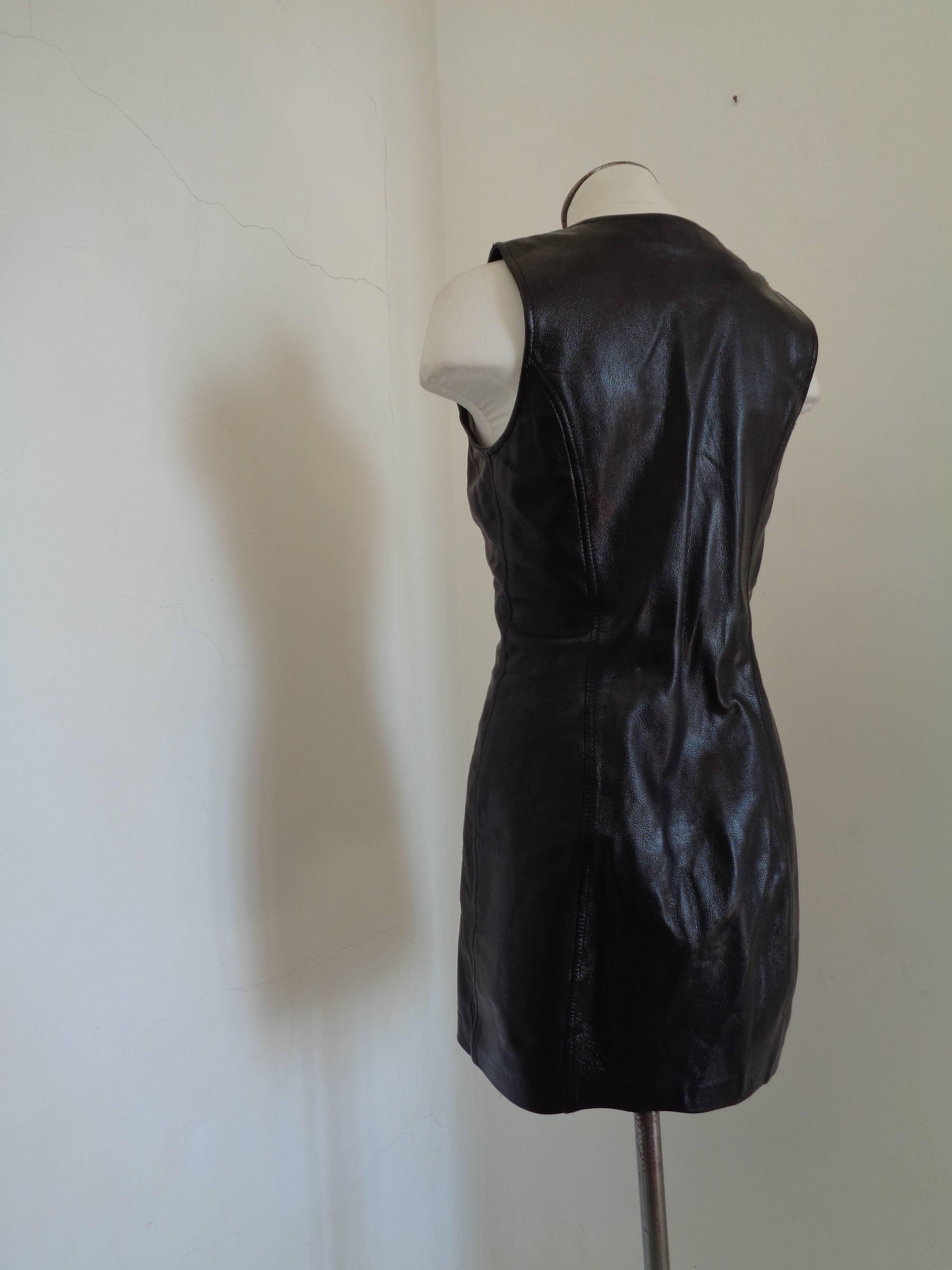 Robe en cuir noir Moschino Cheap & Chic Unisexe en vente
