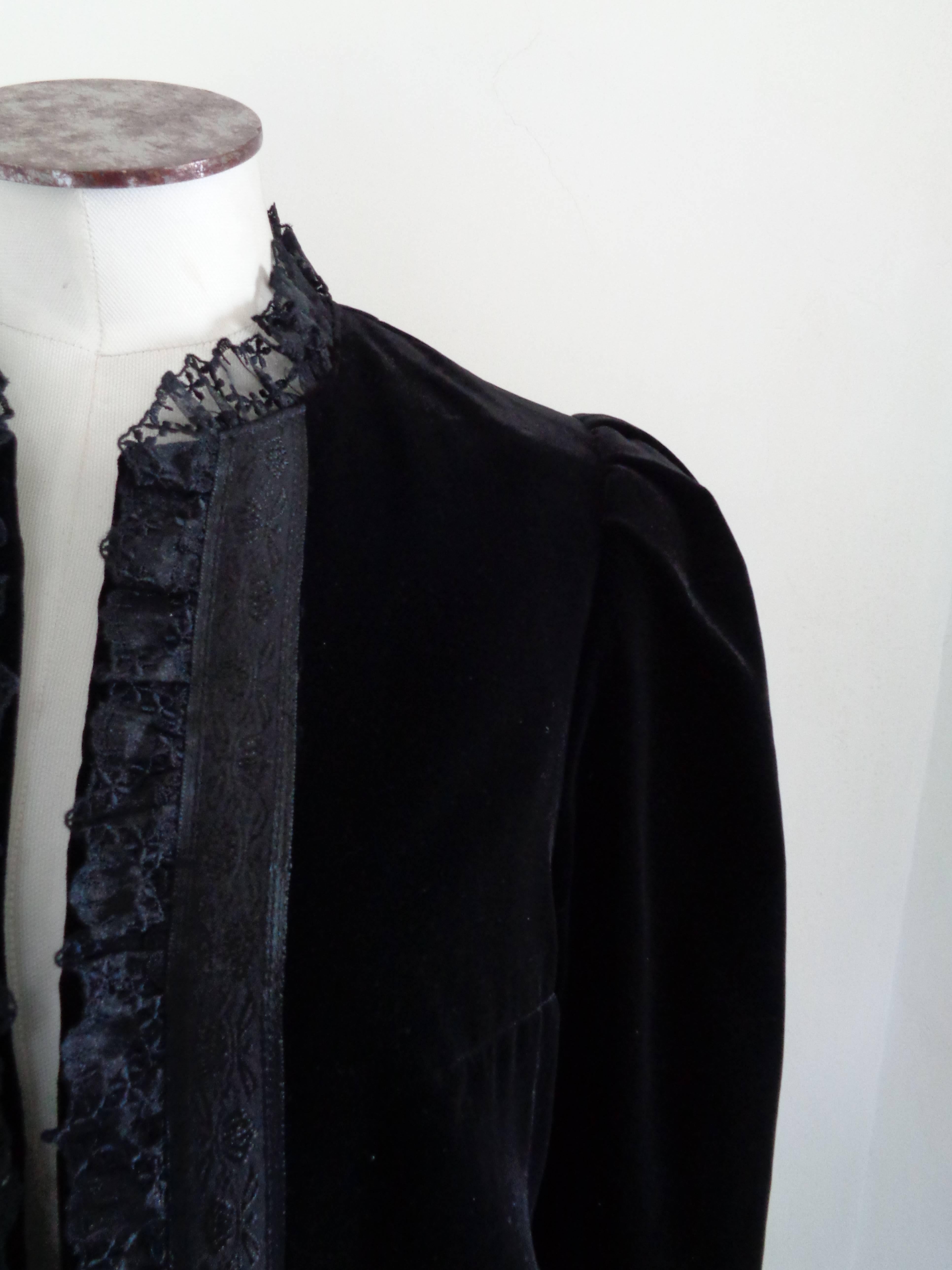 Krachten Kraft Collection Black Jacket

MAde in austria in size 38