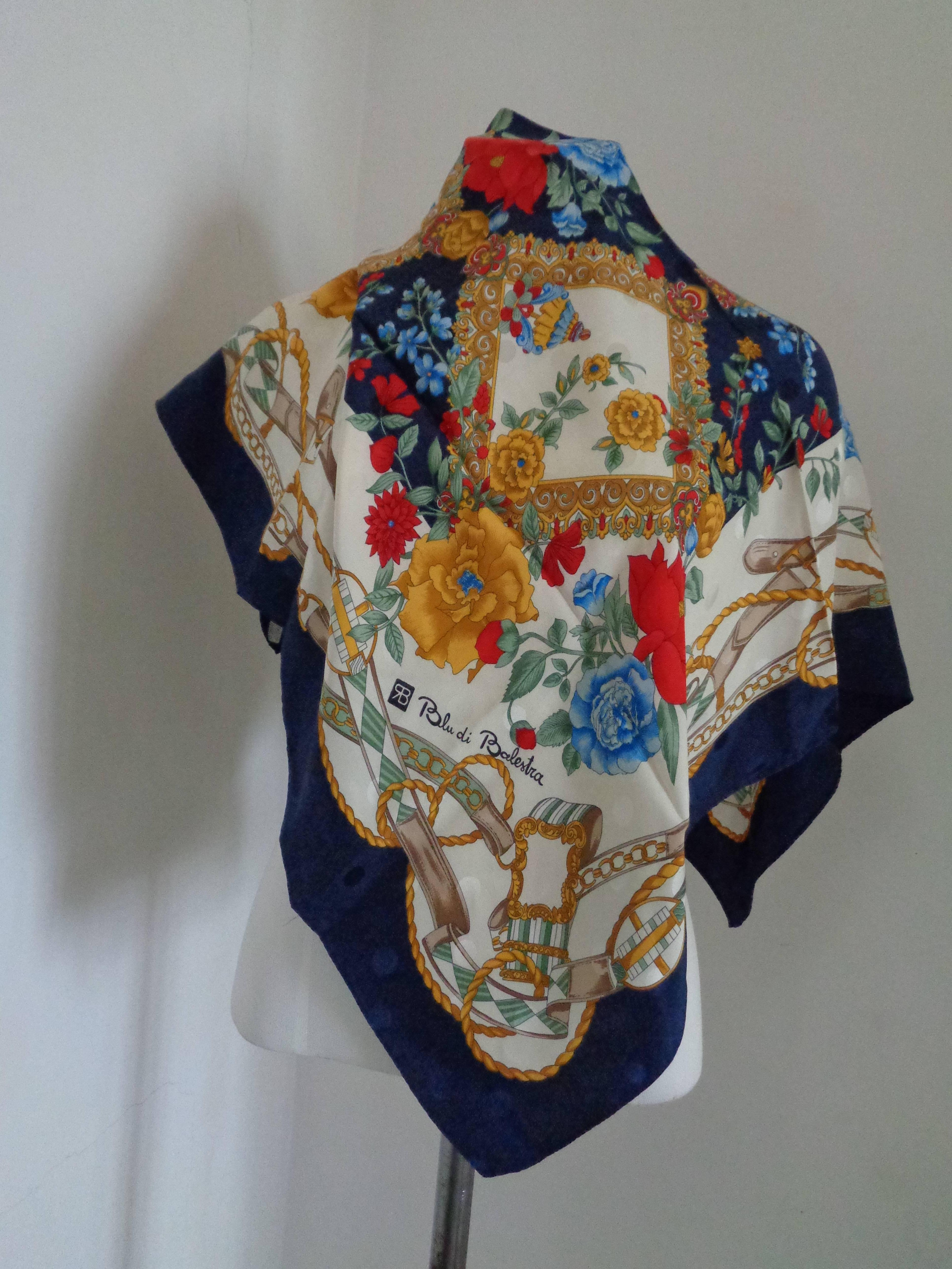 Blu by Renato Balestra multicoloured silk Scarf

Embellished with flower prints all over

Measurements 88 x 88 cm
