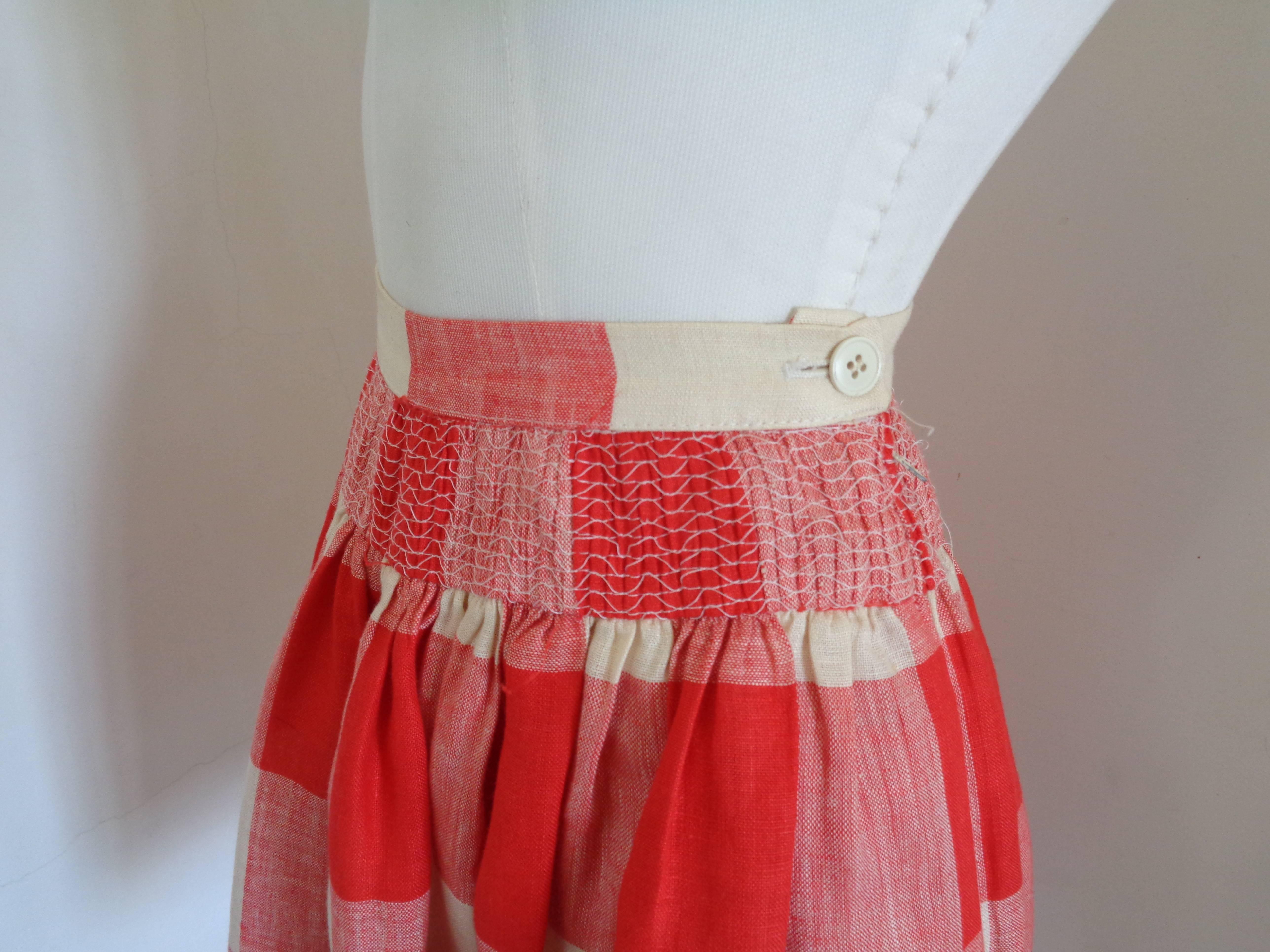 Valentino Studio White Red Linen skirt

totally made in italy in italian size range 42